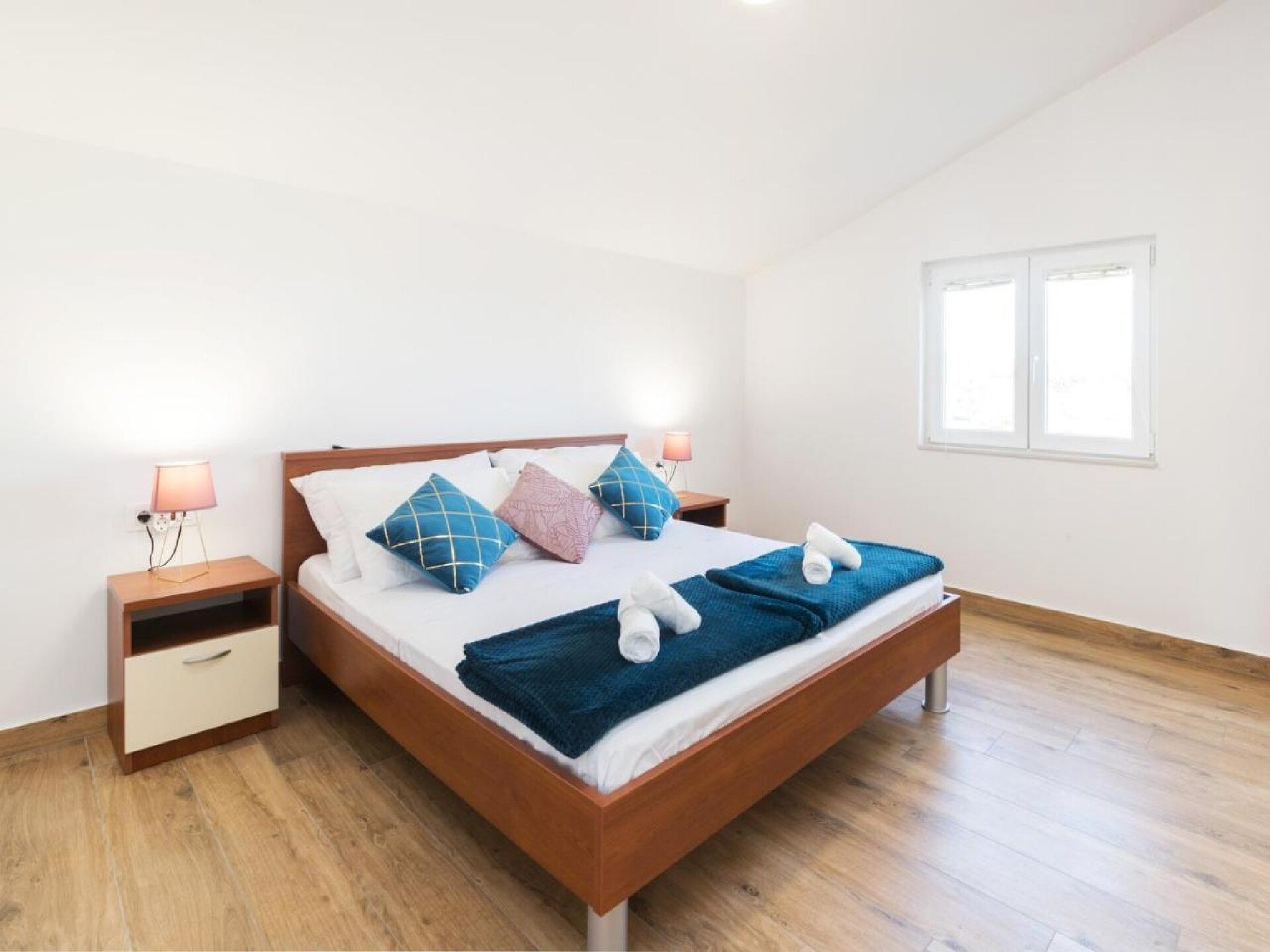 Ruim 3-slaapkamerappartement met balkon en gedeeld zwembad in Radovin - foto 10
