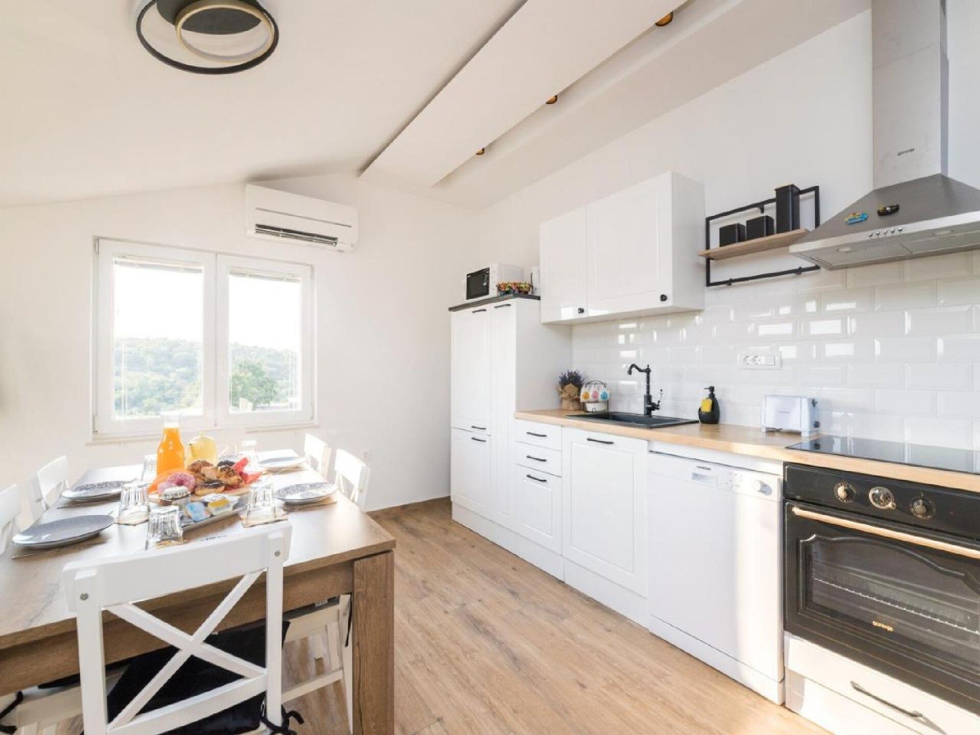 Ruim 3-slaapkamerappartement met balkon en gedeeld zwembad in Radovin - foto 5