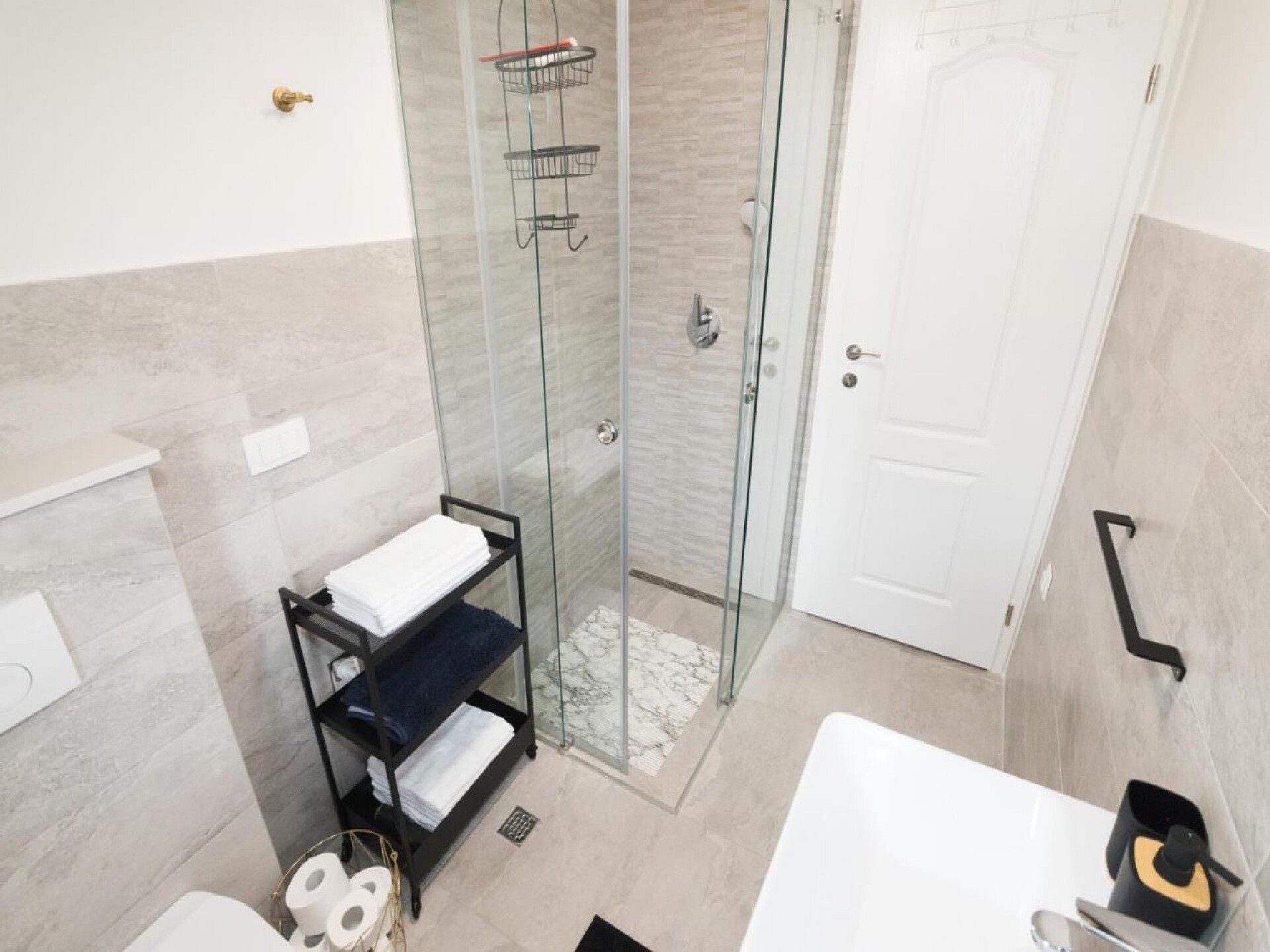 Ruim 3-slaapkamerappartement met balkon en gedeeld zwembad in Radovin - foto 15
