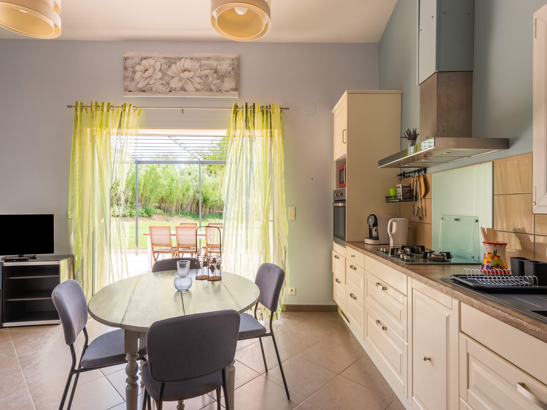 Gerenoveerd huis met tuin bij Pernes-les-Fontaines, 5 personen - foto 16