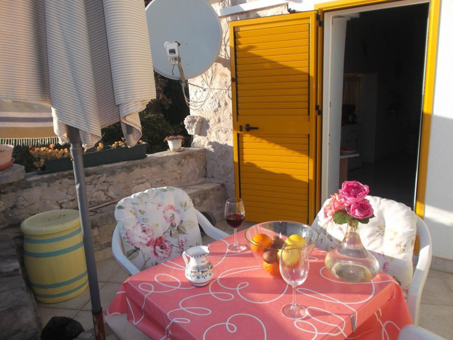 Op 500 m van het strand: Comfortabel appartement op Murter - foto 22