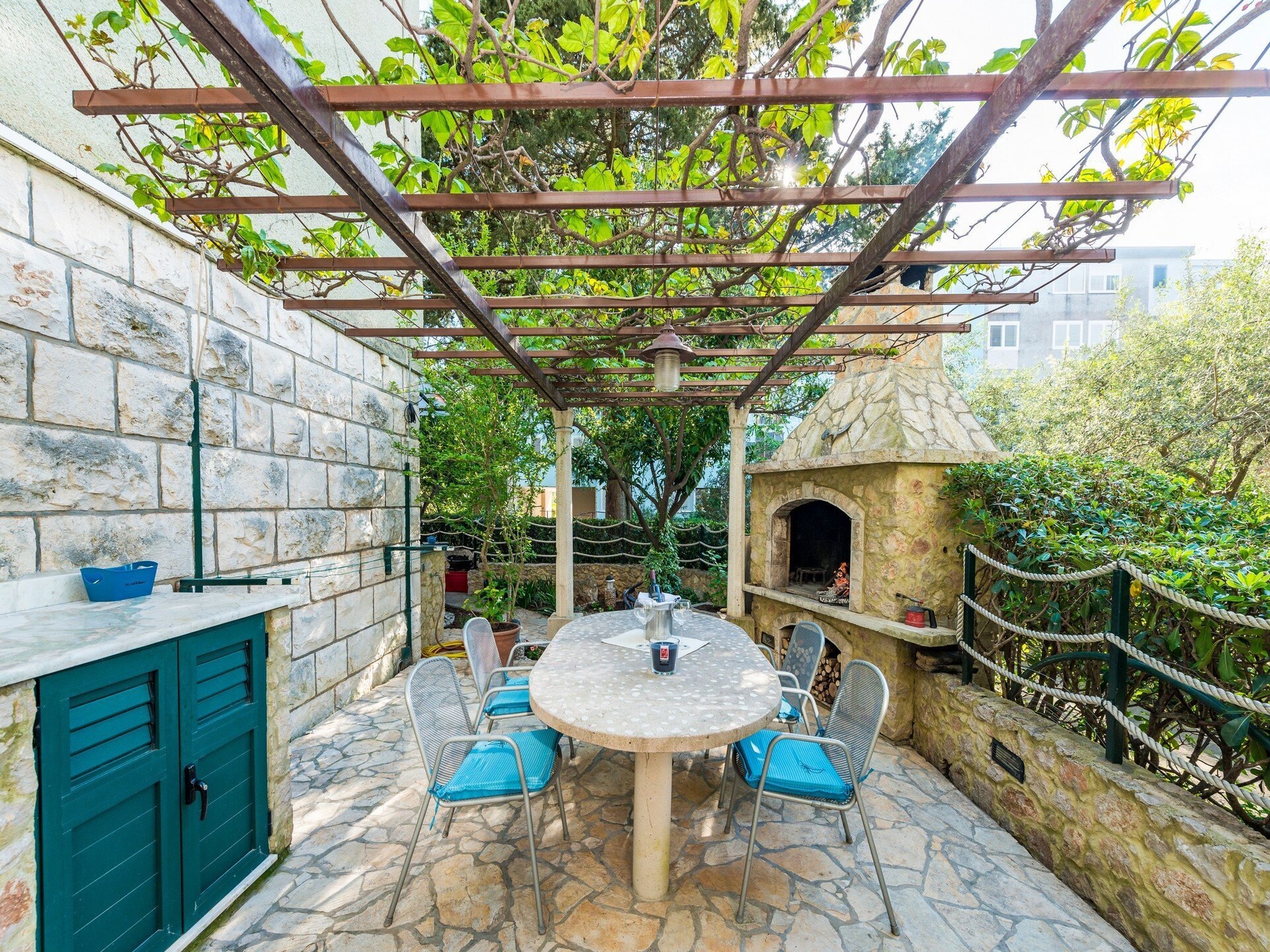 Sfeervol studio-appartement met zonnig terras in rustig Lapad, vlakbij strand - foto 35