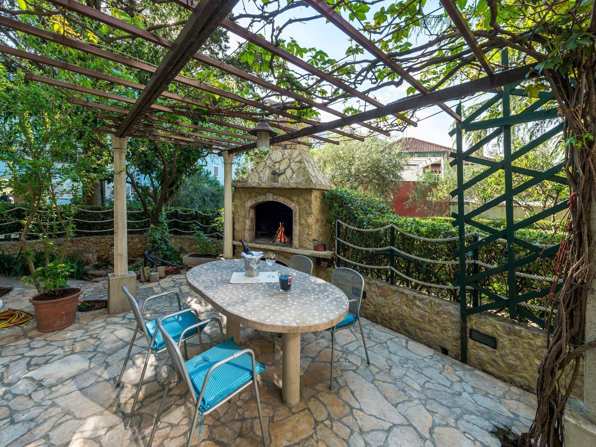 Sfeervol studio-appartement met zonnig terras in rustig Lapad, vlakbij strand - foto 34