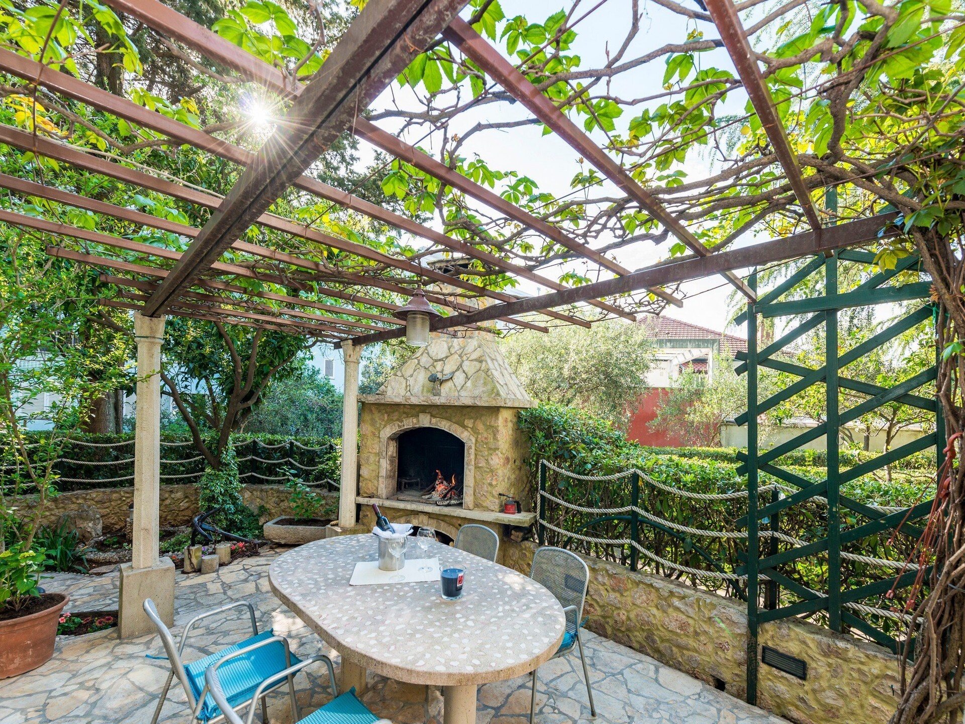 Sfeervol studio-appartement met zonnig terras in rustig Lapad, vlakbij strand - foto 33