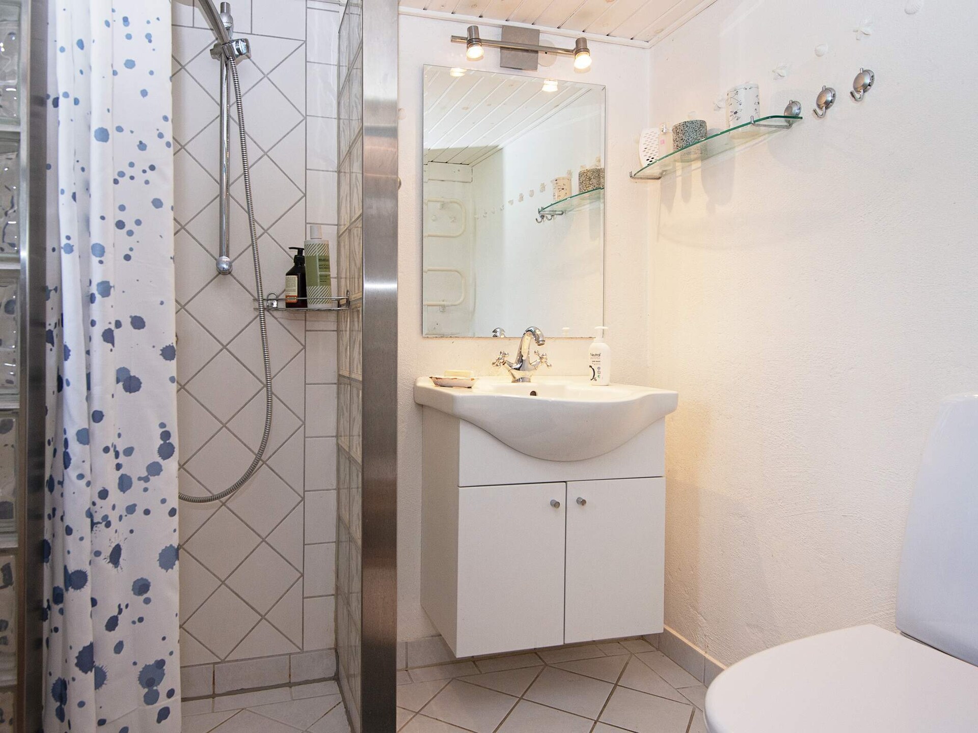 Sfeervol gerenoveerd vakantiehuis met houten hottub in Ørsted - foto 34