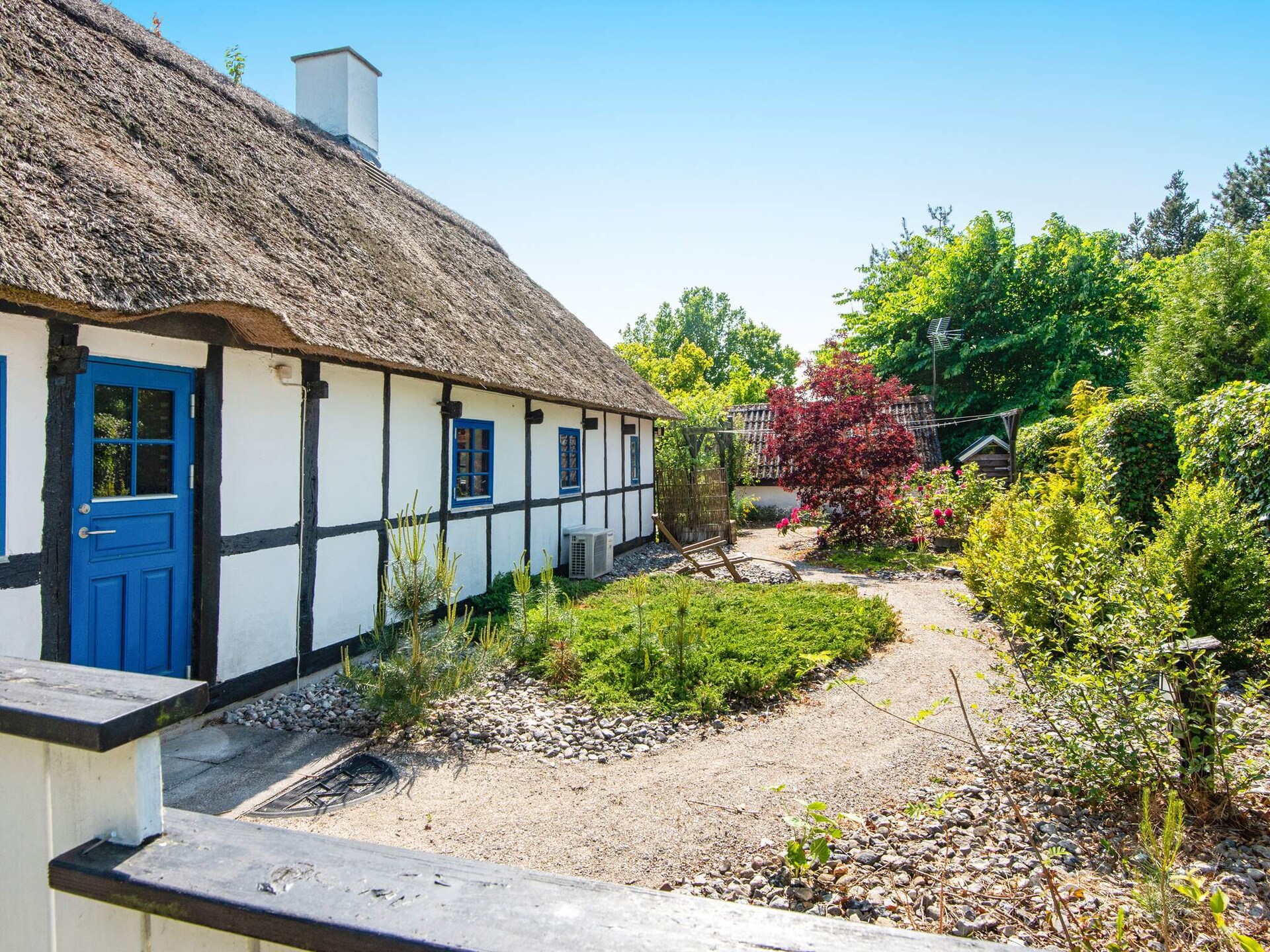 Sfeervol gerenoveerd vakantiehuis met houten hottub in Ørsted - foto 39