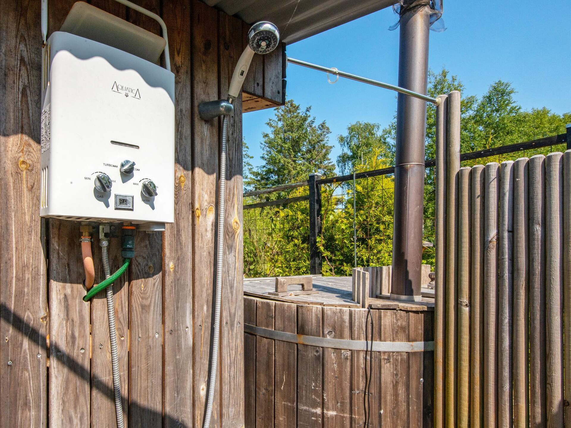 Sfeervol gerenoveerd vakantiehuis met houten hottub in Ørsted - foto 41
