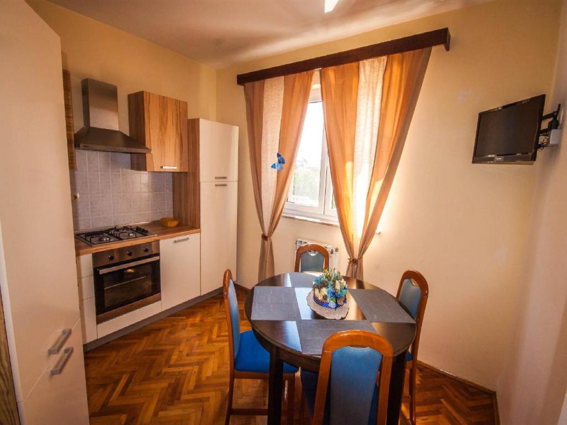 Comfortabel appartement voor 4 met overdekt terras, vlakbij strand Zadar - foto 4