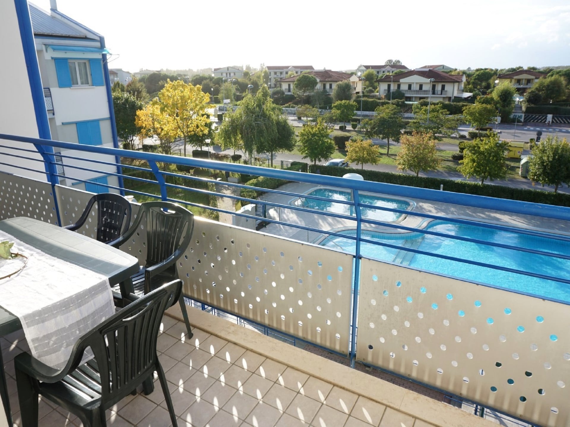Licht appartement met zwembad op 500m van strand in Porto Santa Margherita - foto 4
