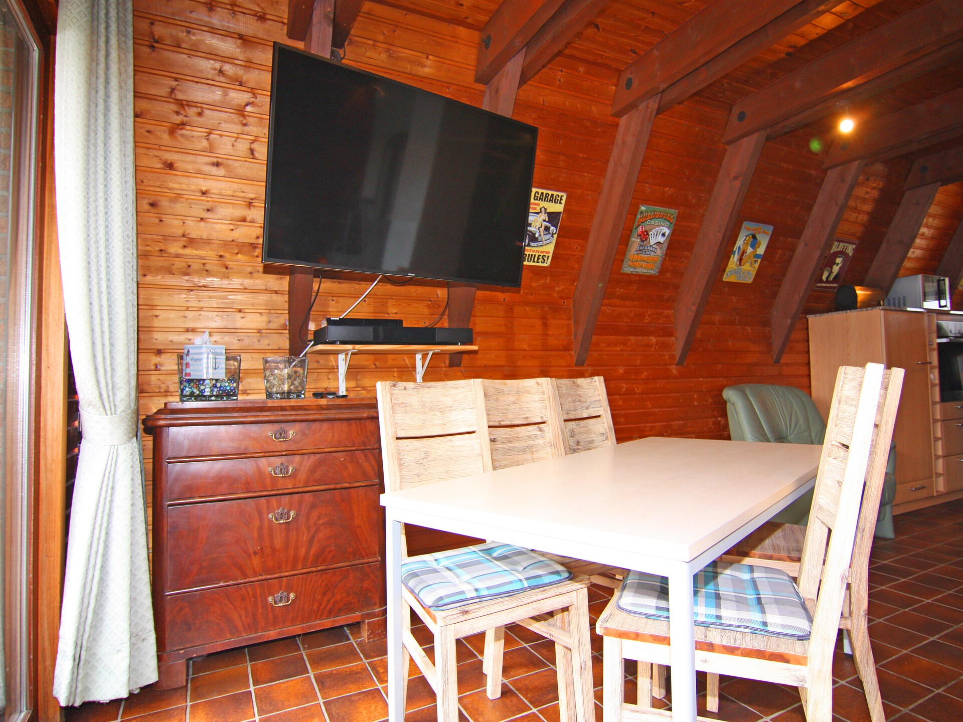 Nurdachhaus Krusendorf: Gezellig vakantiehuis met open haard, 150m van zee - foto 9