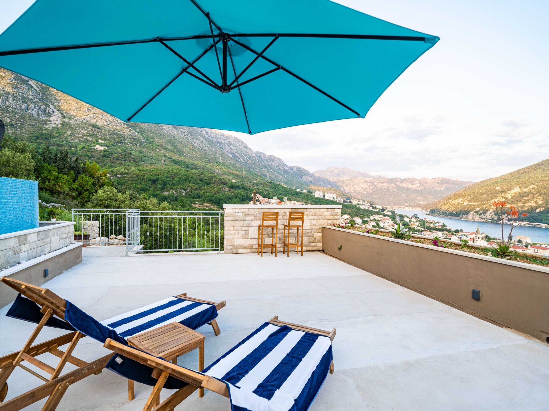 Studio met terras en gedeeld zwembad, uitzicht op bergen en rivier - foto 17
