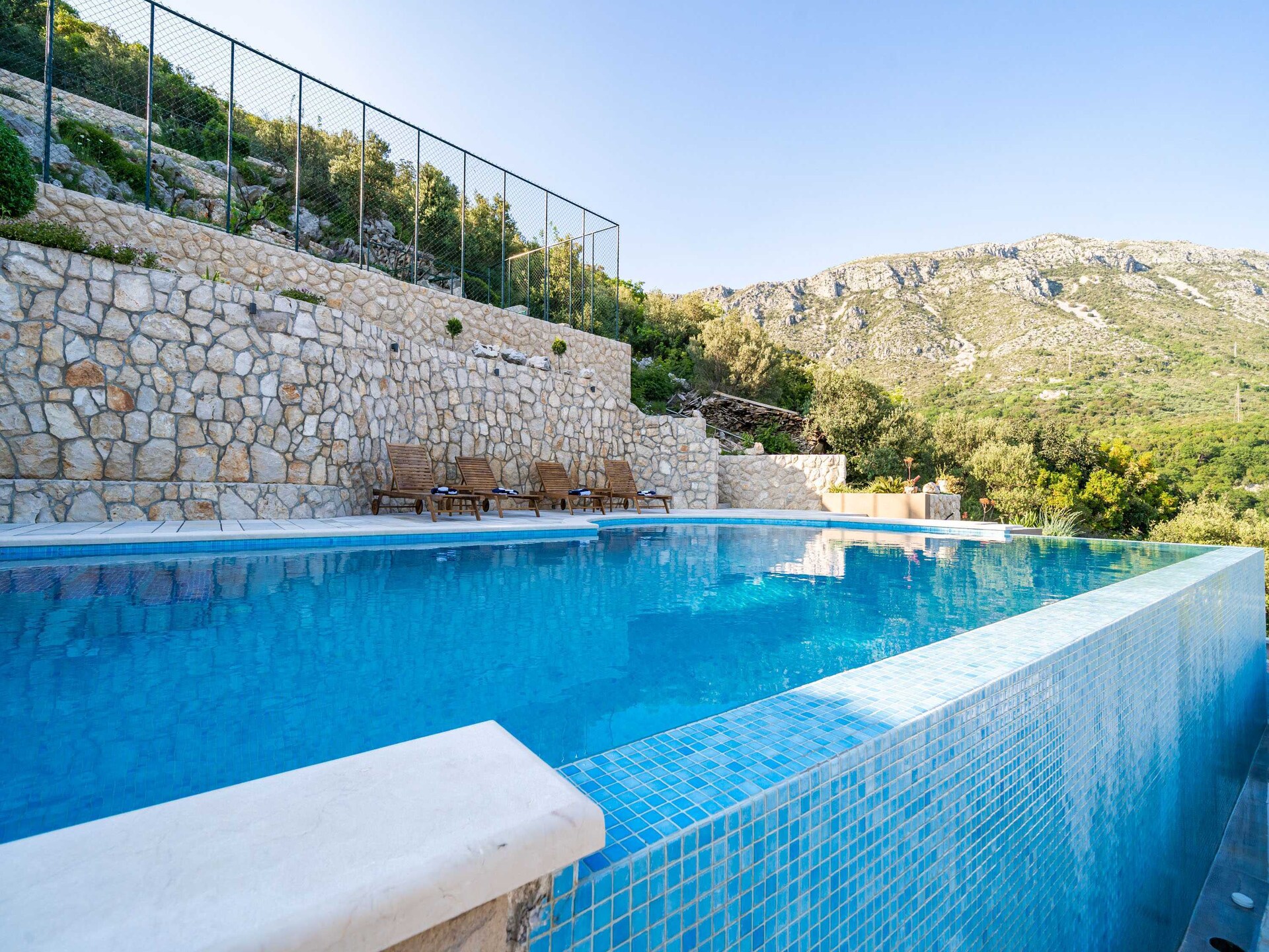Rustiek appartement met gedeeld zwembad en bergzicht nabij Dubrovnik - foto 32