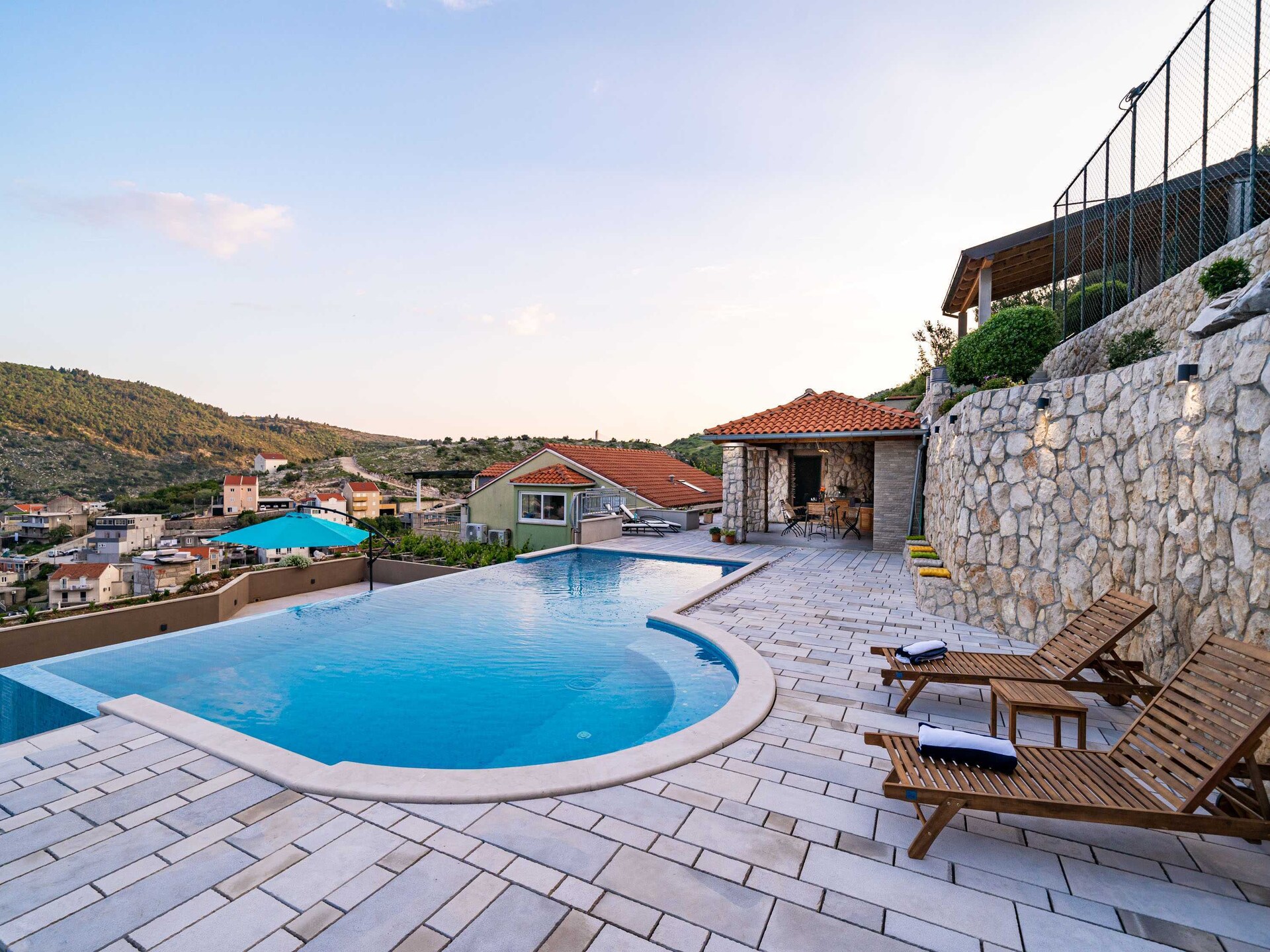 Rustiek appartement met gedeeld zwembad en bergzicht nabij Dubrovnik - foto 33