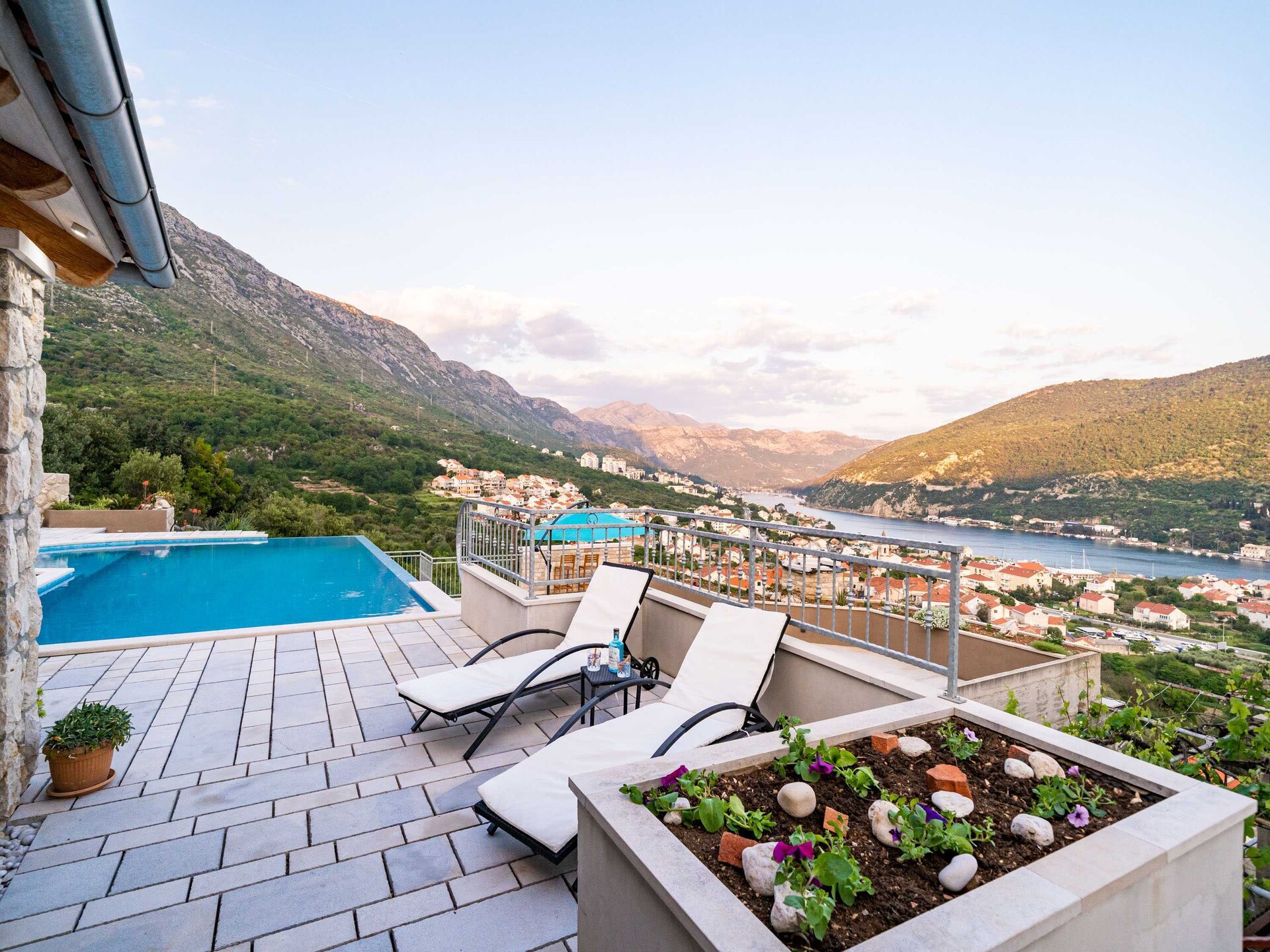 Rustiek appartement met gedeeld zwembad en bergzicht nabij Dubrovnik - foto 34