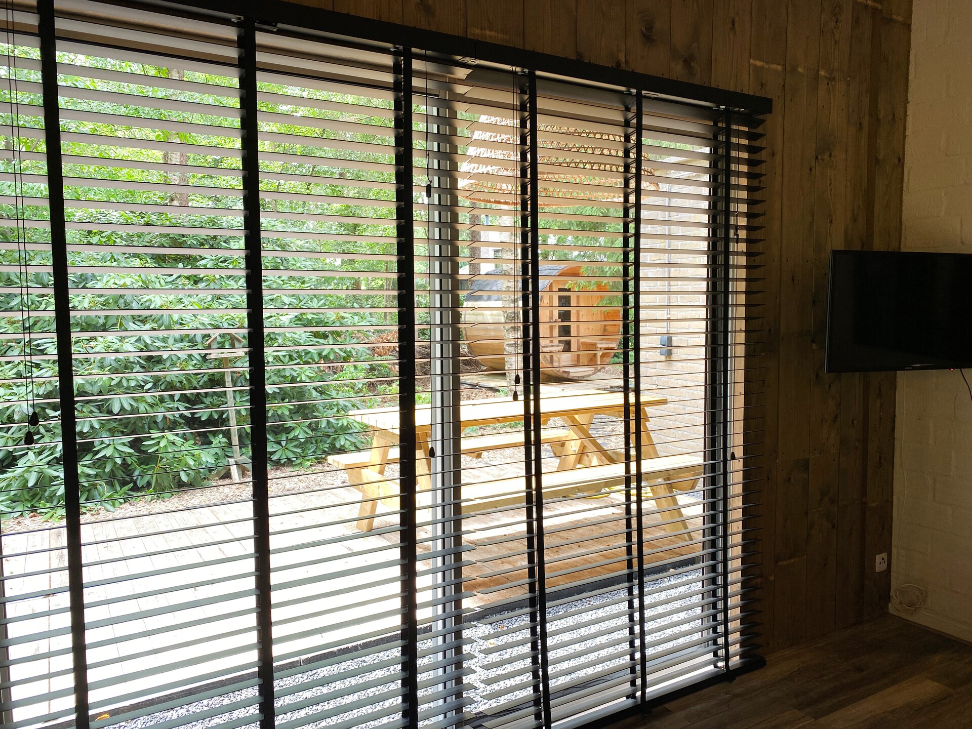 Luxe wellness vakantiehuis met sauna en hottub in Rheezerveen - foto 18