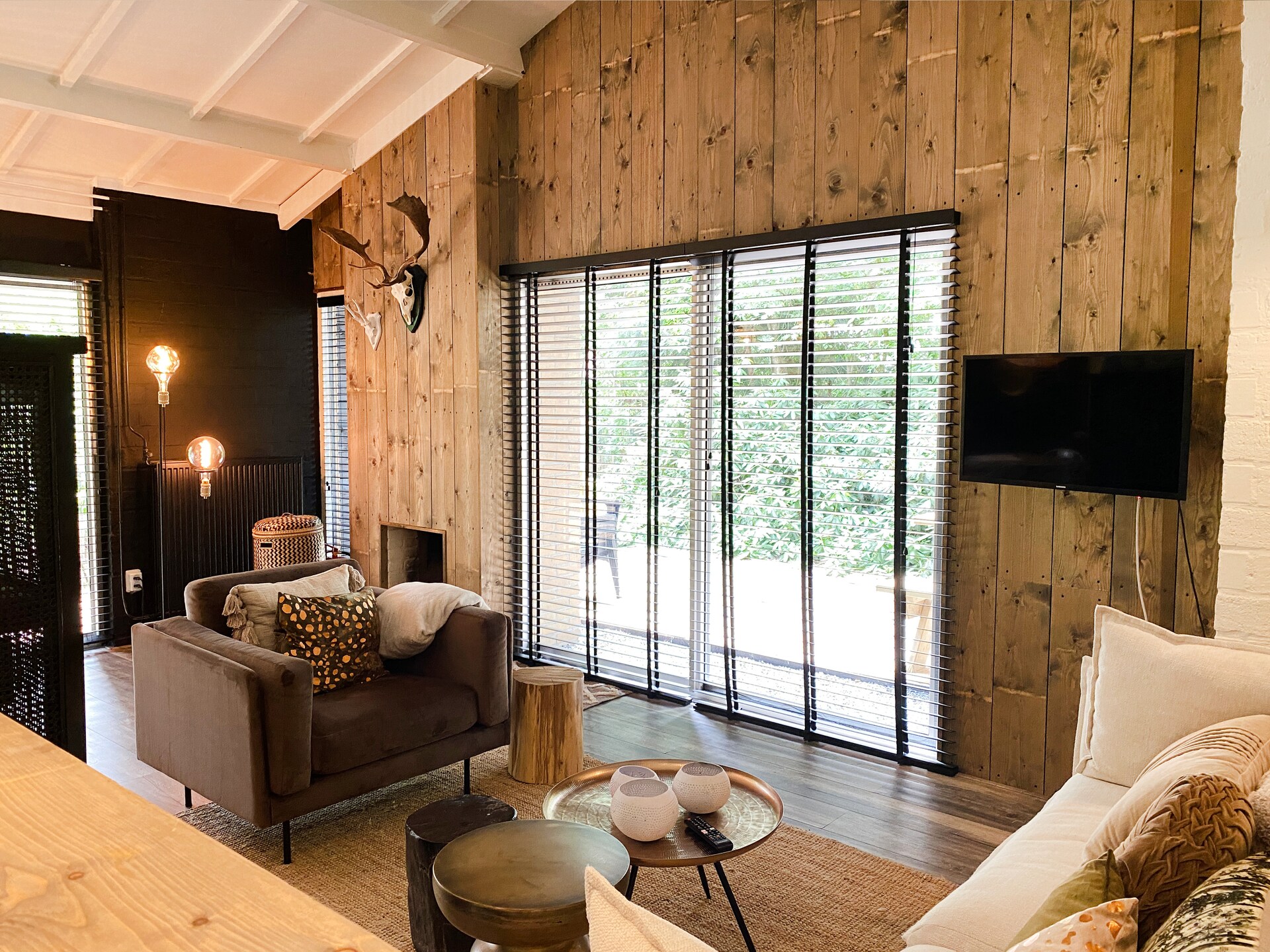 Luxe wellness vakantiehuis met sauna en hottub in Rheezerveen - foto 2