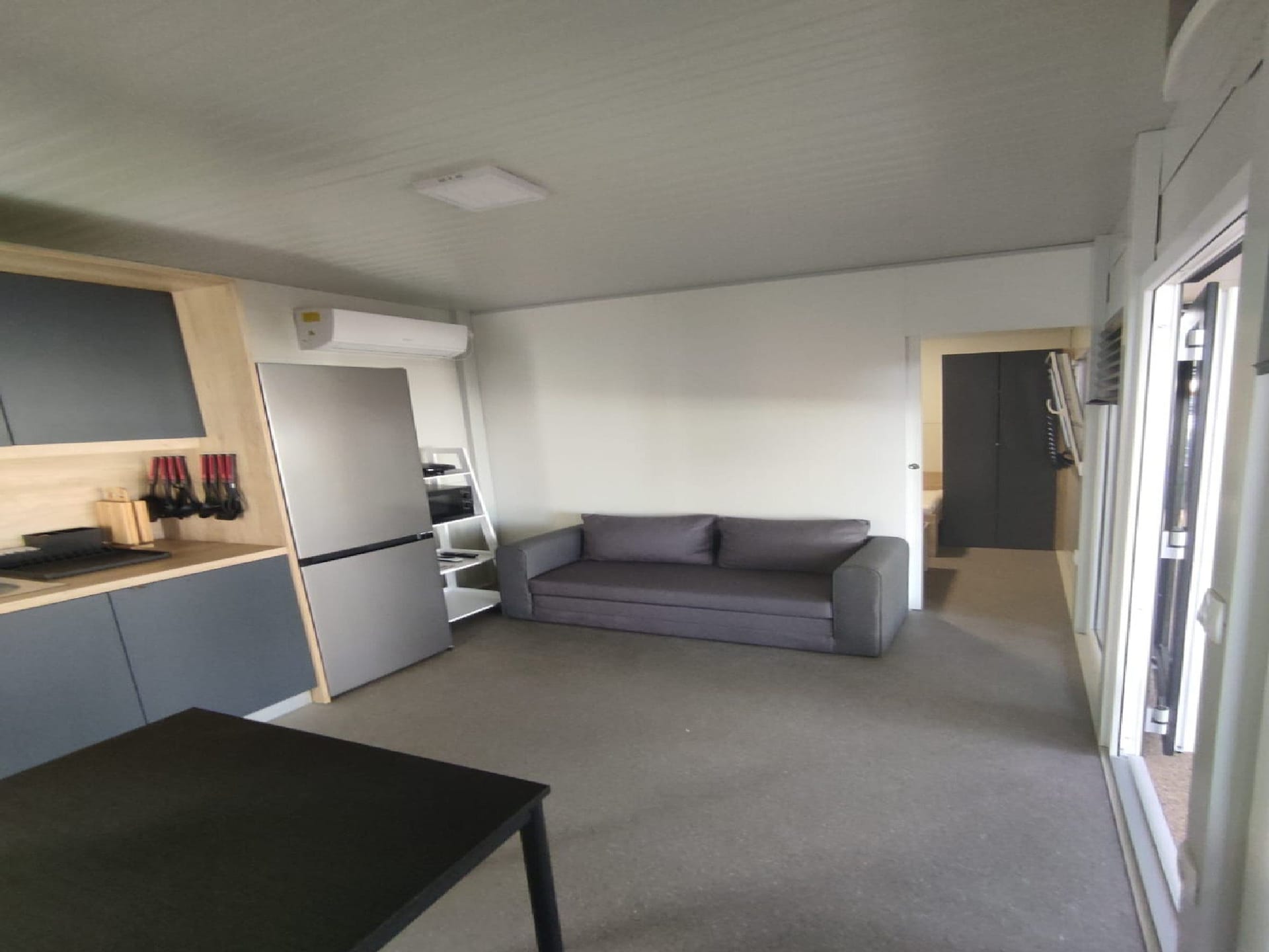 Stacaravan aan zee in Privlaka met terras, BBQ en wifi - foto 1