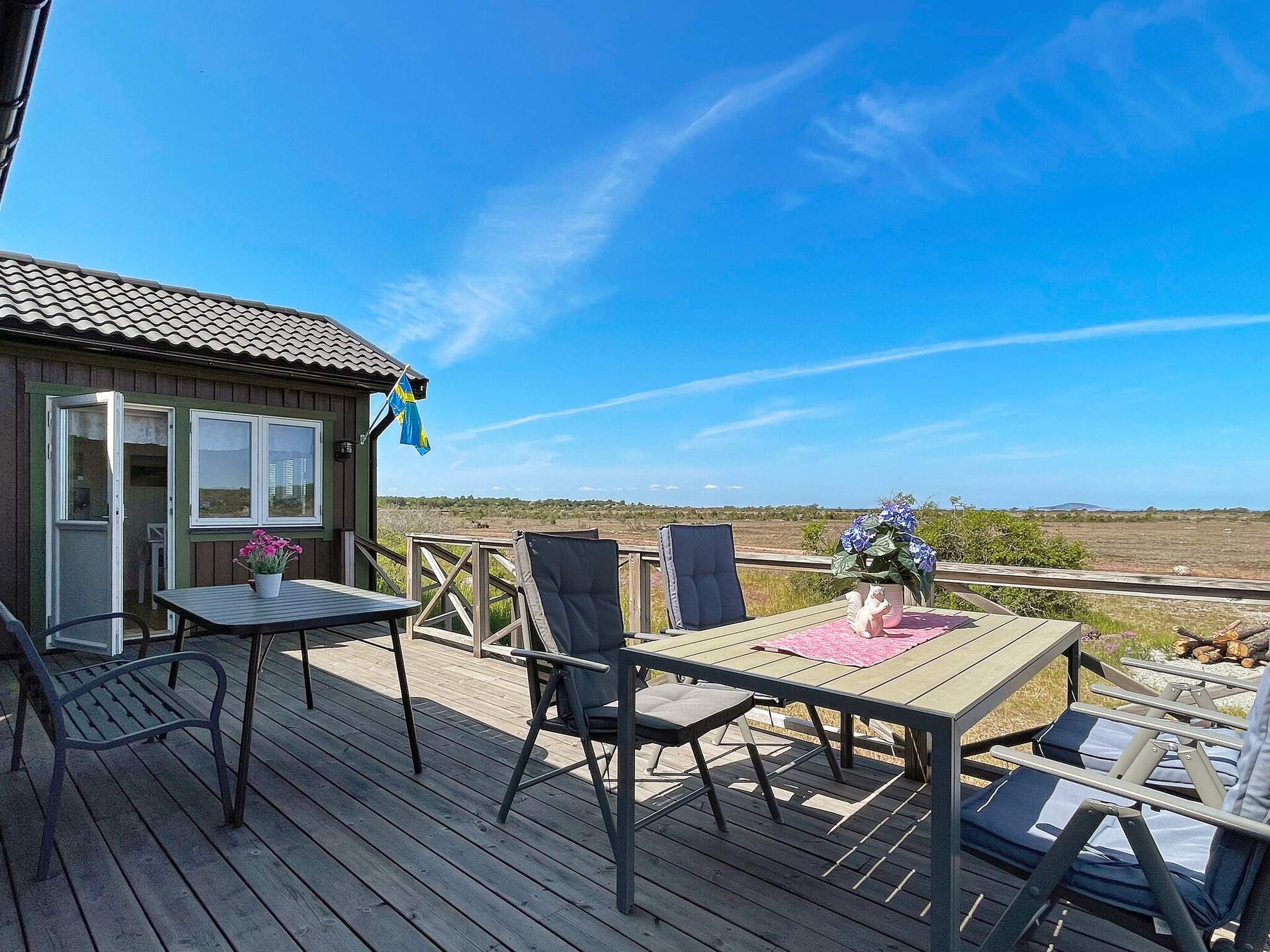 Op 1,0 km van het meer: sfeervol vakantiehuis in Löttorp - foto 2