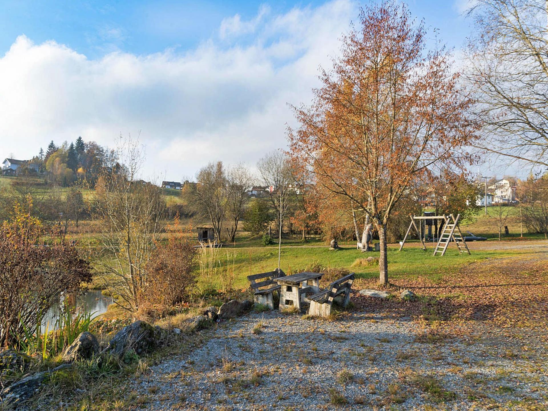 Op 300 m van het meer: sfeervol appartement in Neuschönau - foto 24