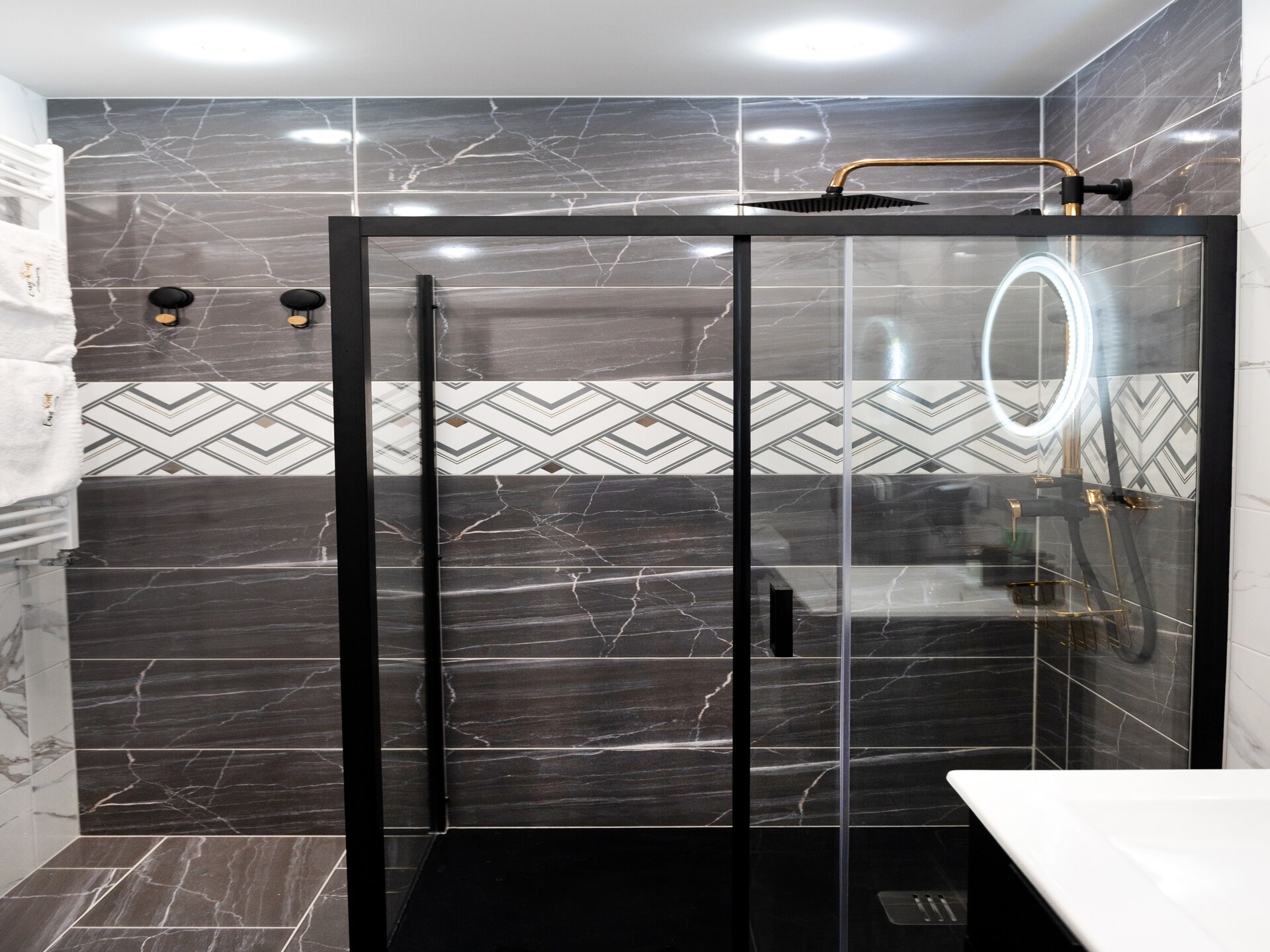 Ruim appartement aan de Dziwna met zwembad en sauna, 700m van strand - foto 16