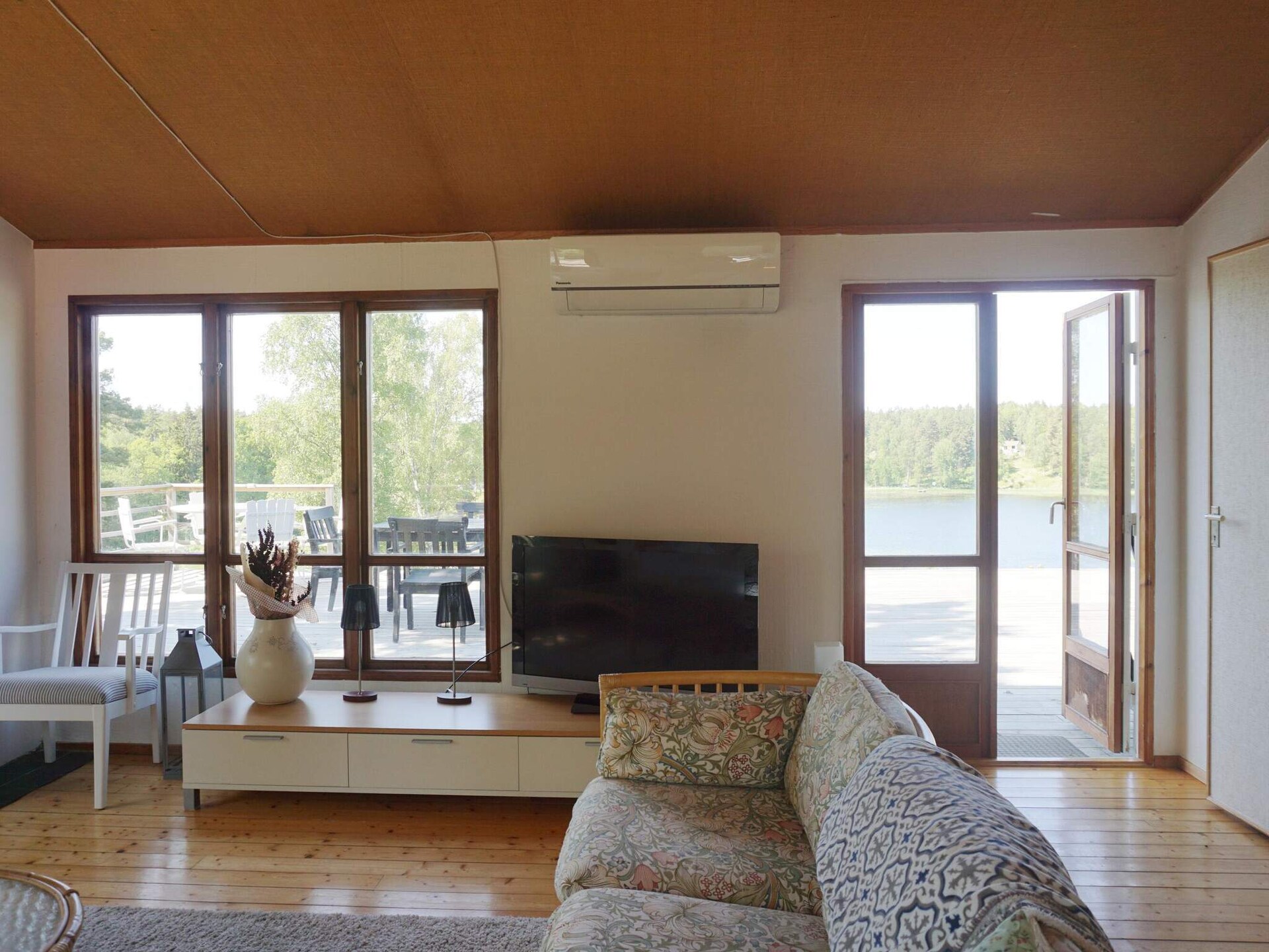 Vrijstaand vakantiehuis met panoramisch uitzicht op het Kvarnsjön-meer - foto 20