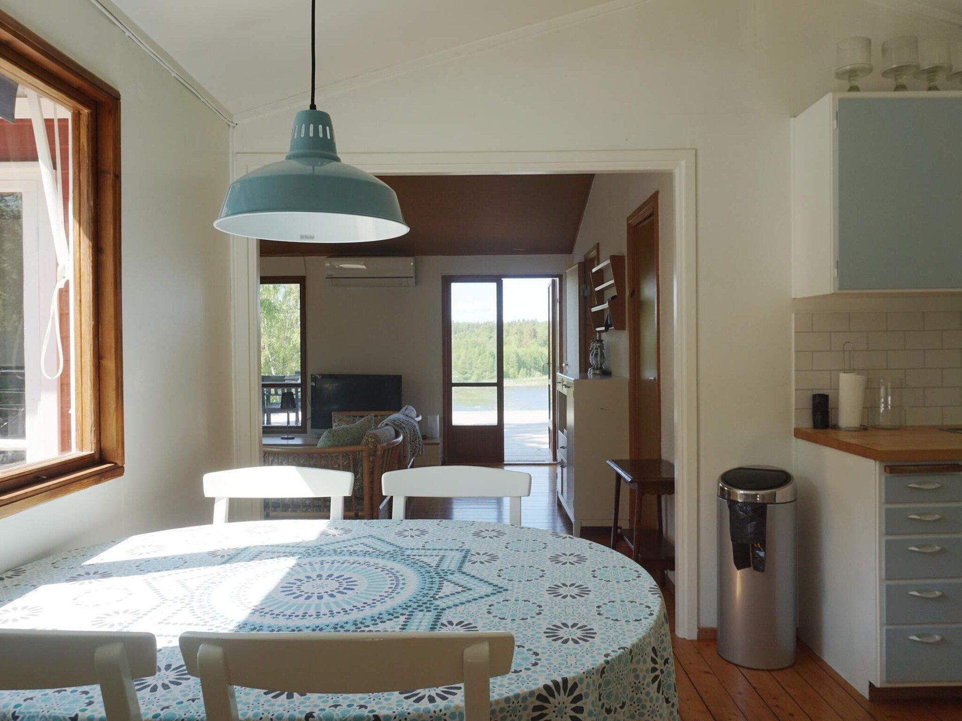 Vrijstaand vakantiehuis met panoramisch uitzicht op het Kvarnsjön-meer - foto 17