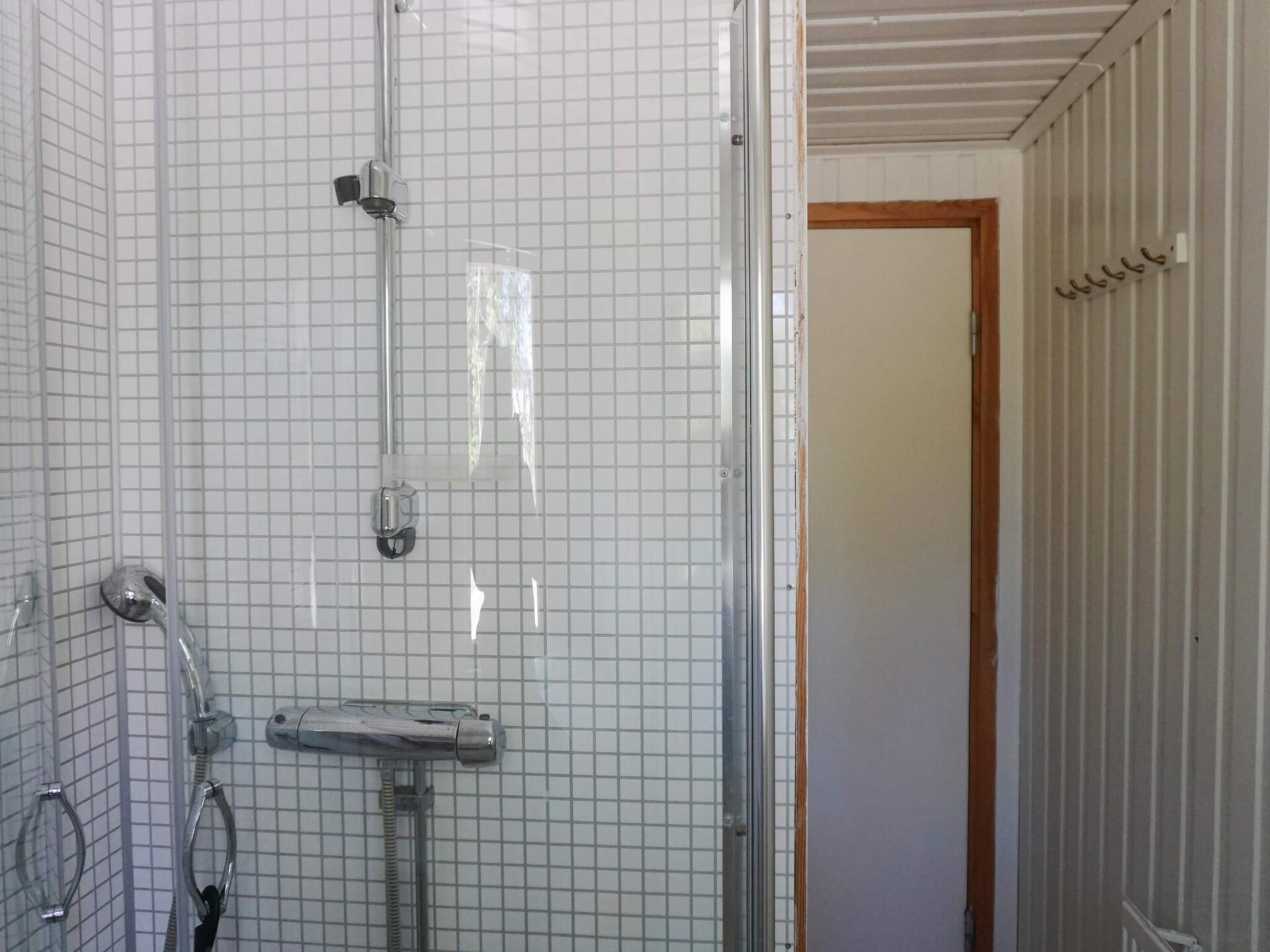 Vrijstaand vakantiehuis met panoramisch uitzicht op het Kvarnsjön-meer - foto 14