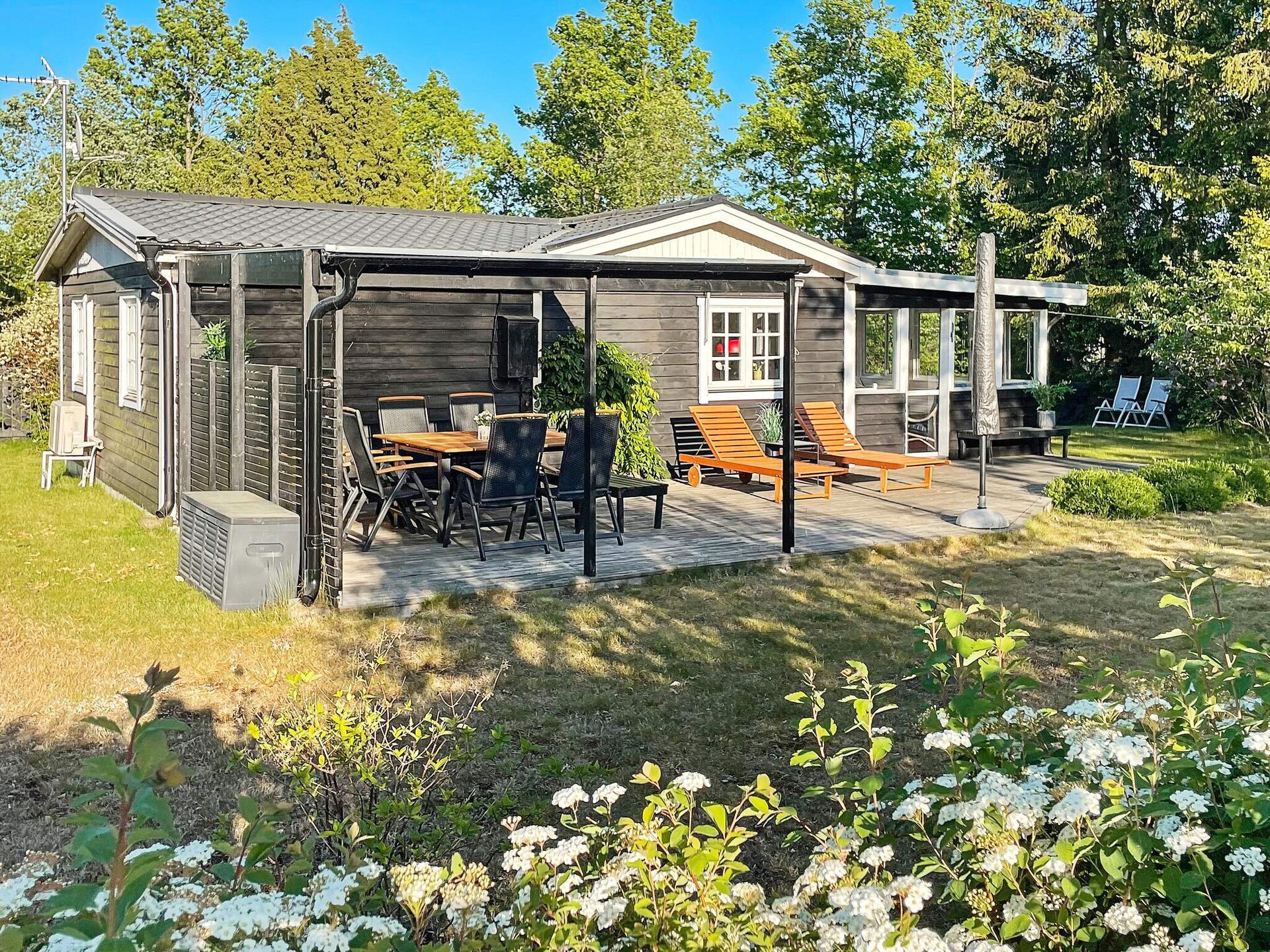 Zweeds vakantiehuis aan de golfbaan, 250 meter van zee en meer - foto 2