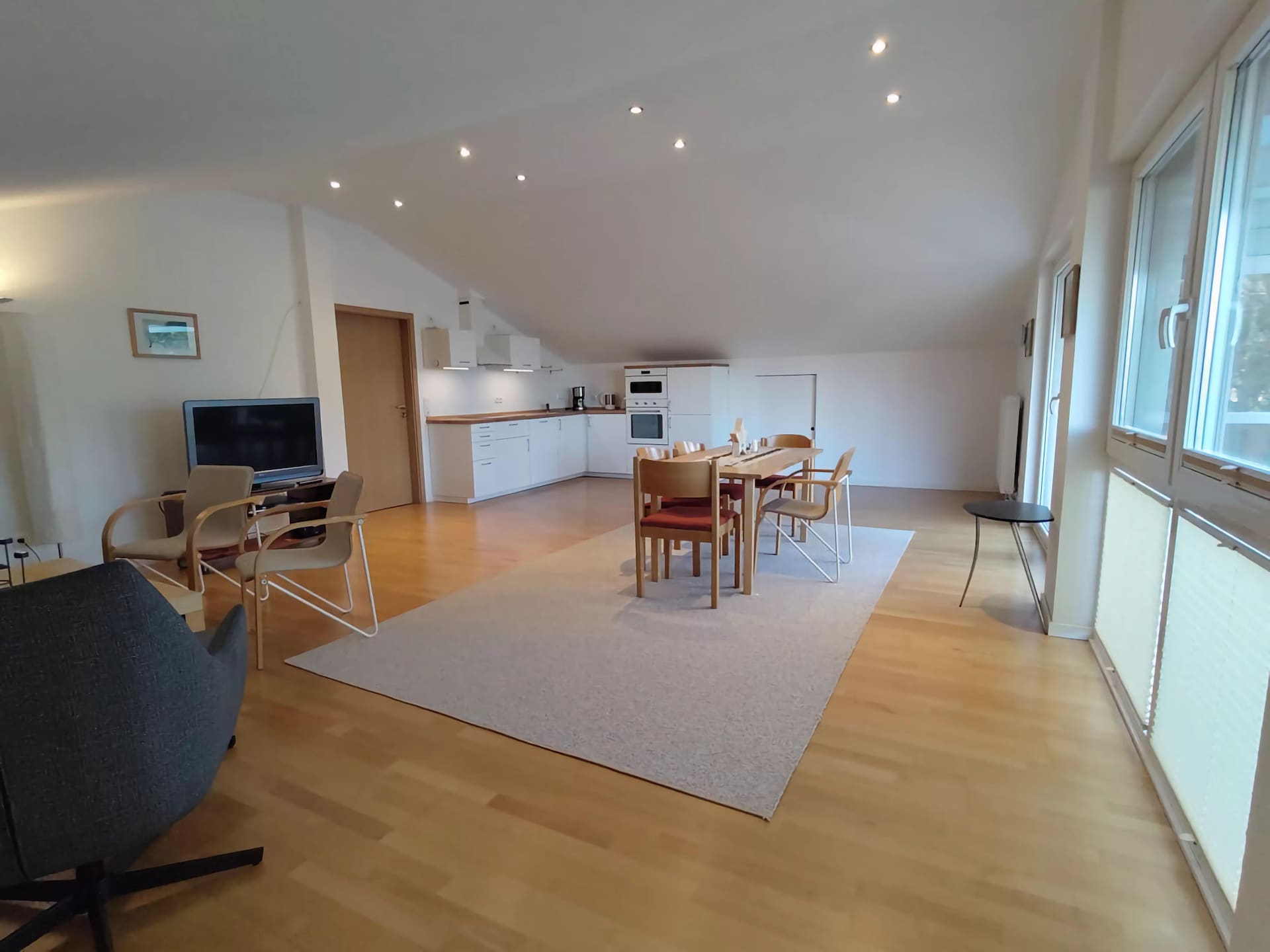 Op 1,0 km van het meer: Ruim appartement in Mirow voor 9 personen - foto 2
