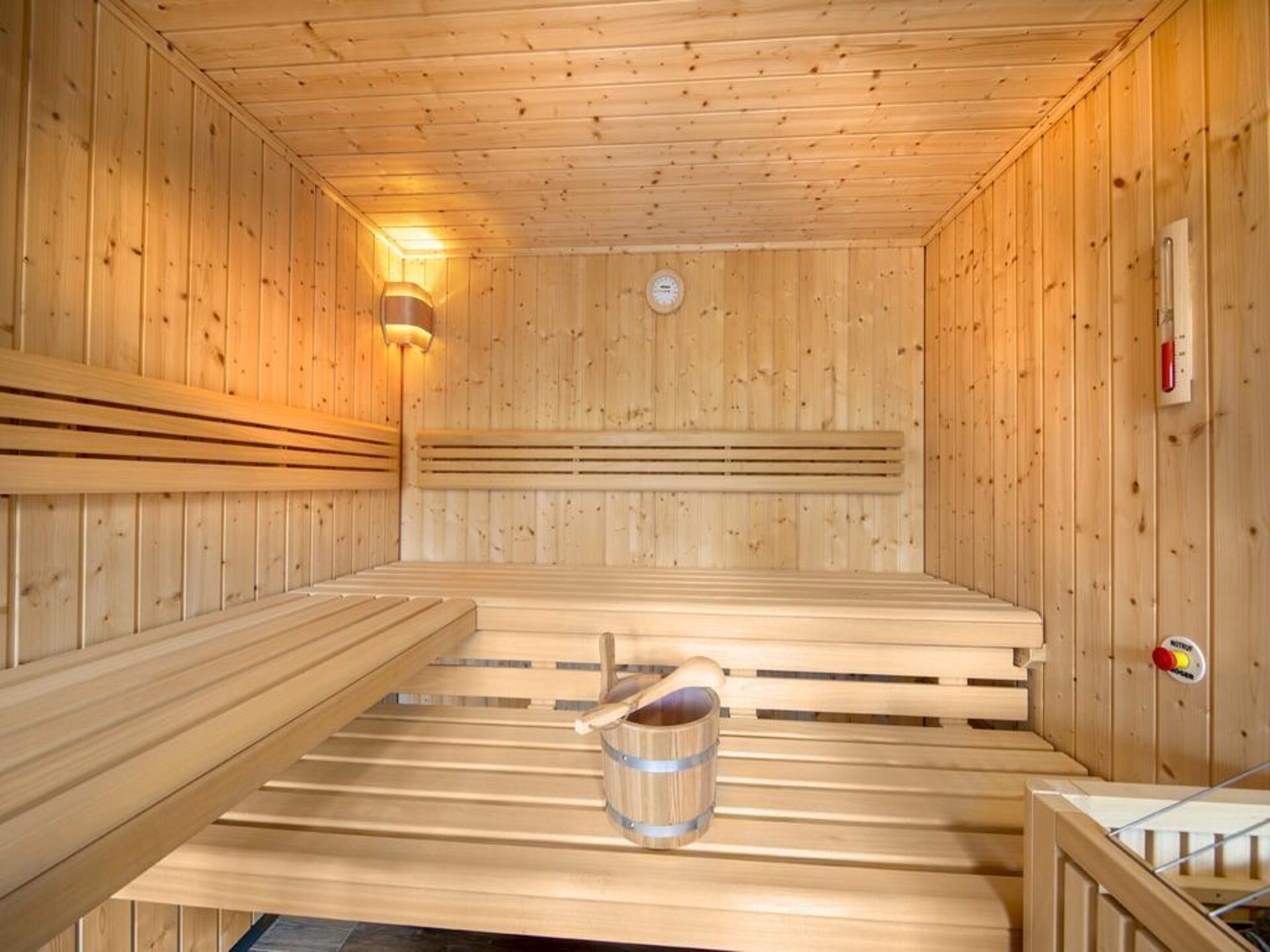 Luxe chalet aan de piste in Neukirchen met privésauna - foto 29