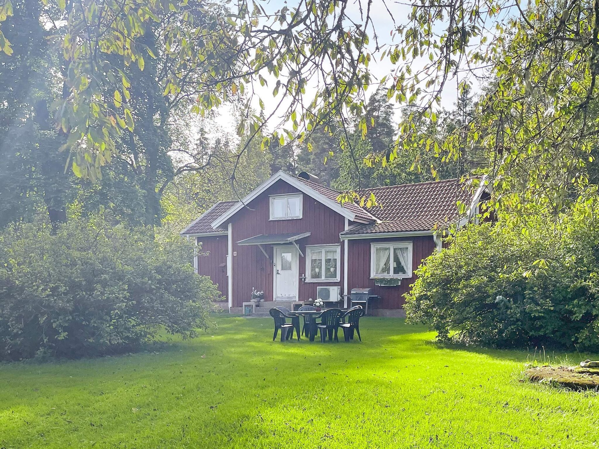 Sfeervol vakantiehuis in Brålanda met sauna en grote tuin - foto 3