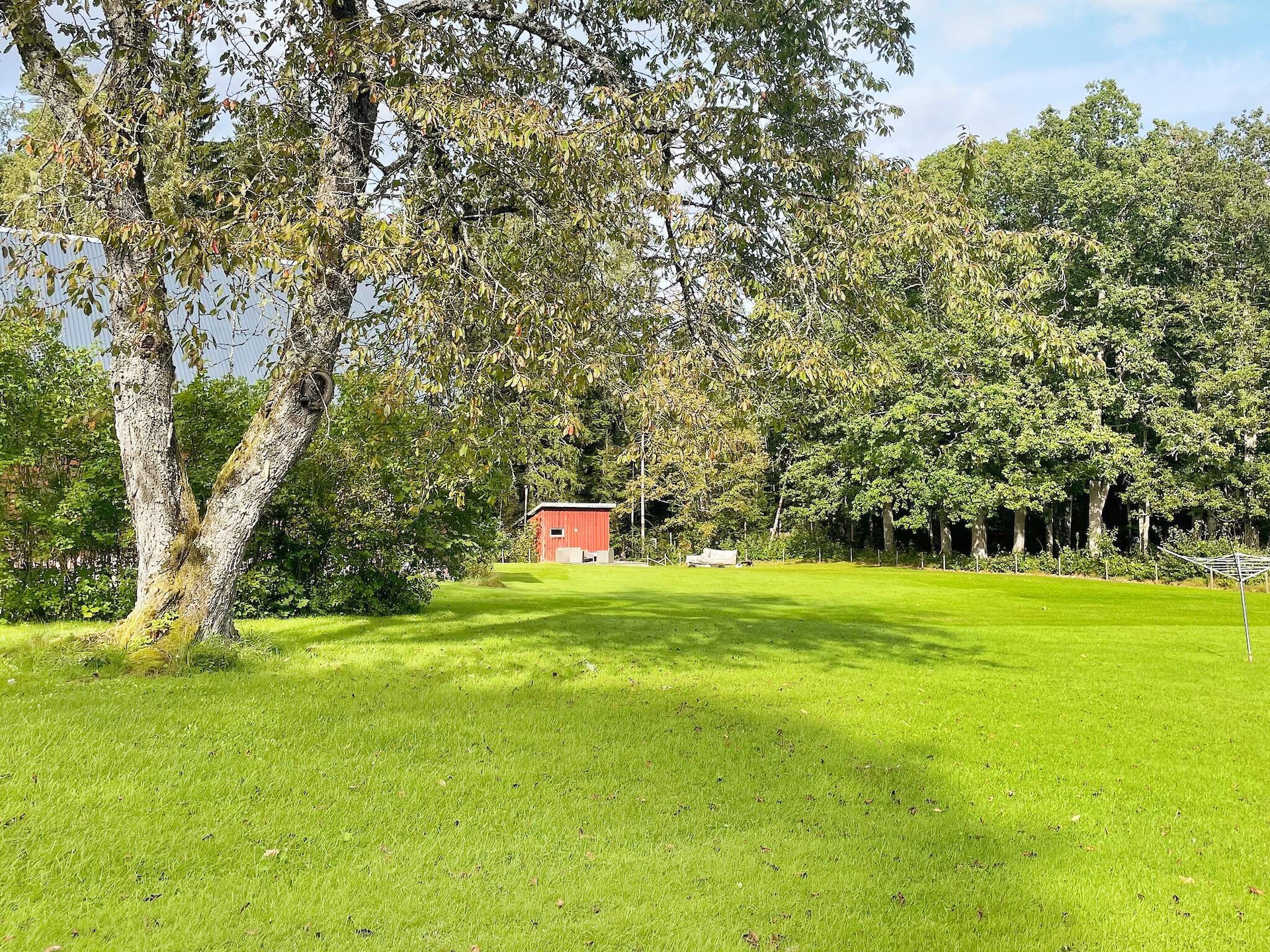 Sfeervol vakantiehuis in Brålanda met sauna en grote tuin - foto 5