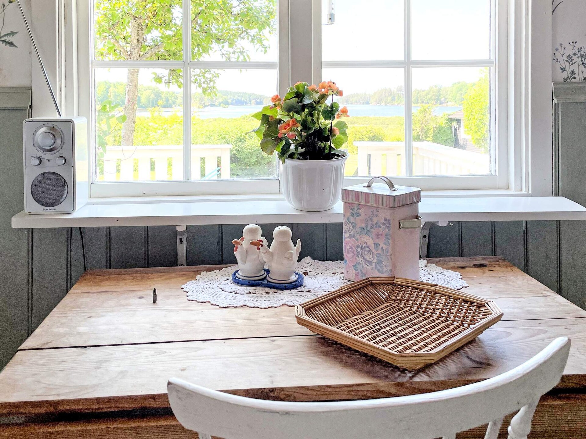 Sfeervol vakantiehuis aan het meer Frisjön met uitzicht en eigen tuin - foto 32