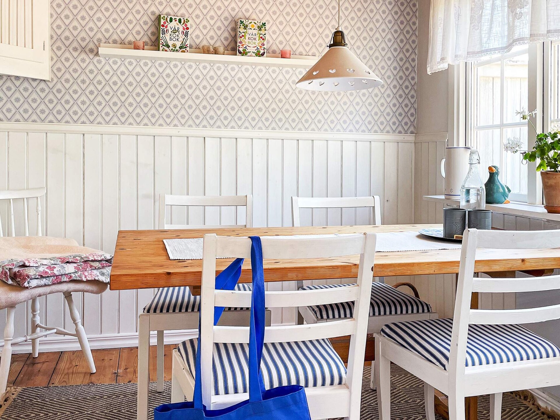 Sfeervol vakantiehuis aan het meer Frisjön met uitzicht en eigen tuin - foto 23