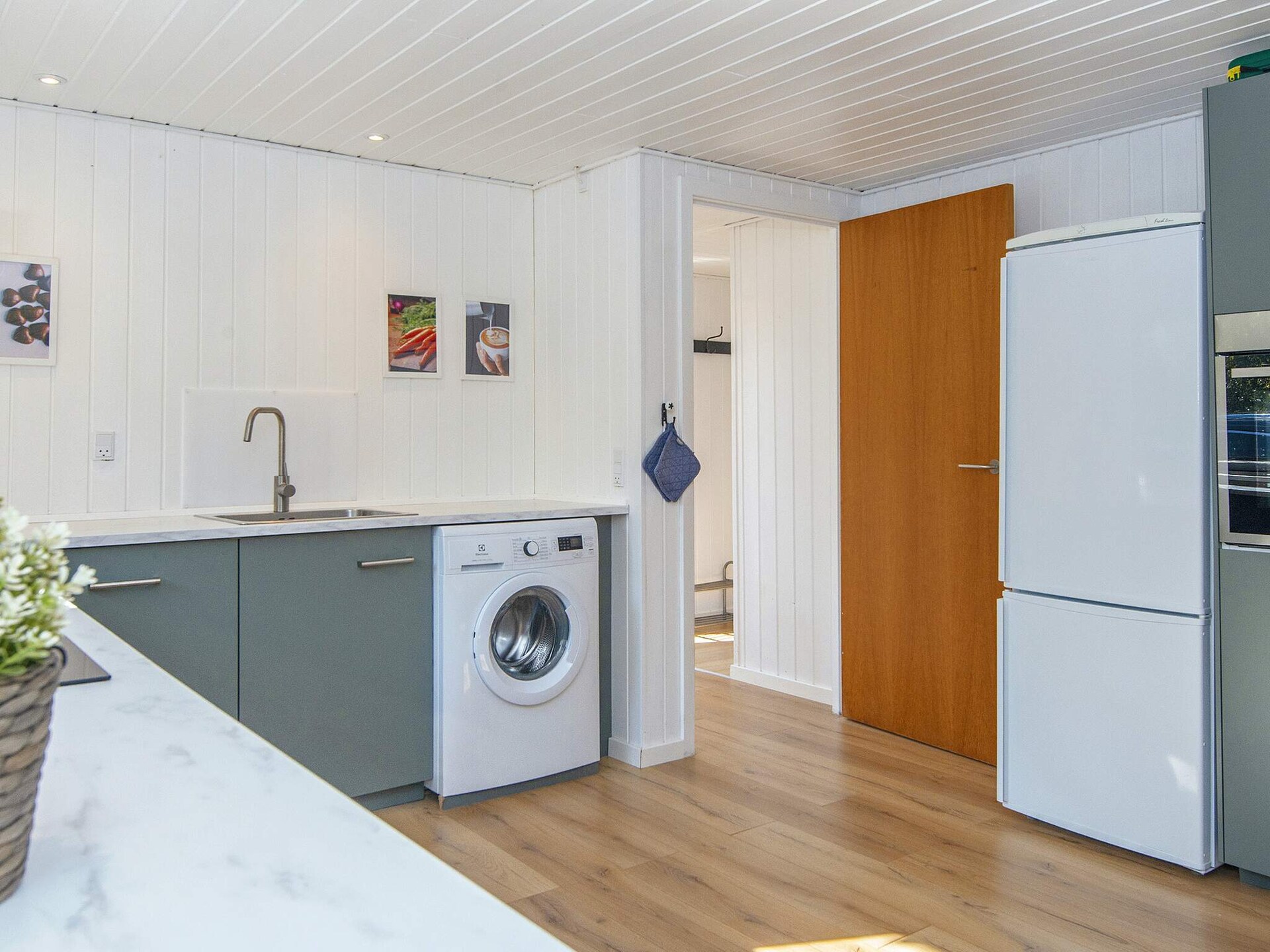 Licht vakantiehuis bij de fjord met omheinde tuin en twee terrassen - foto 31