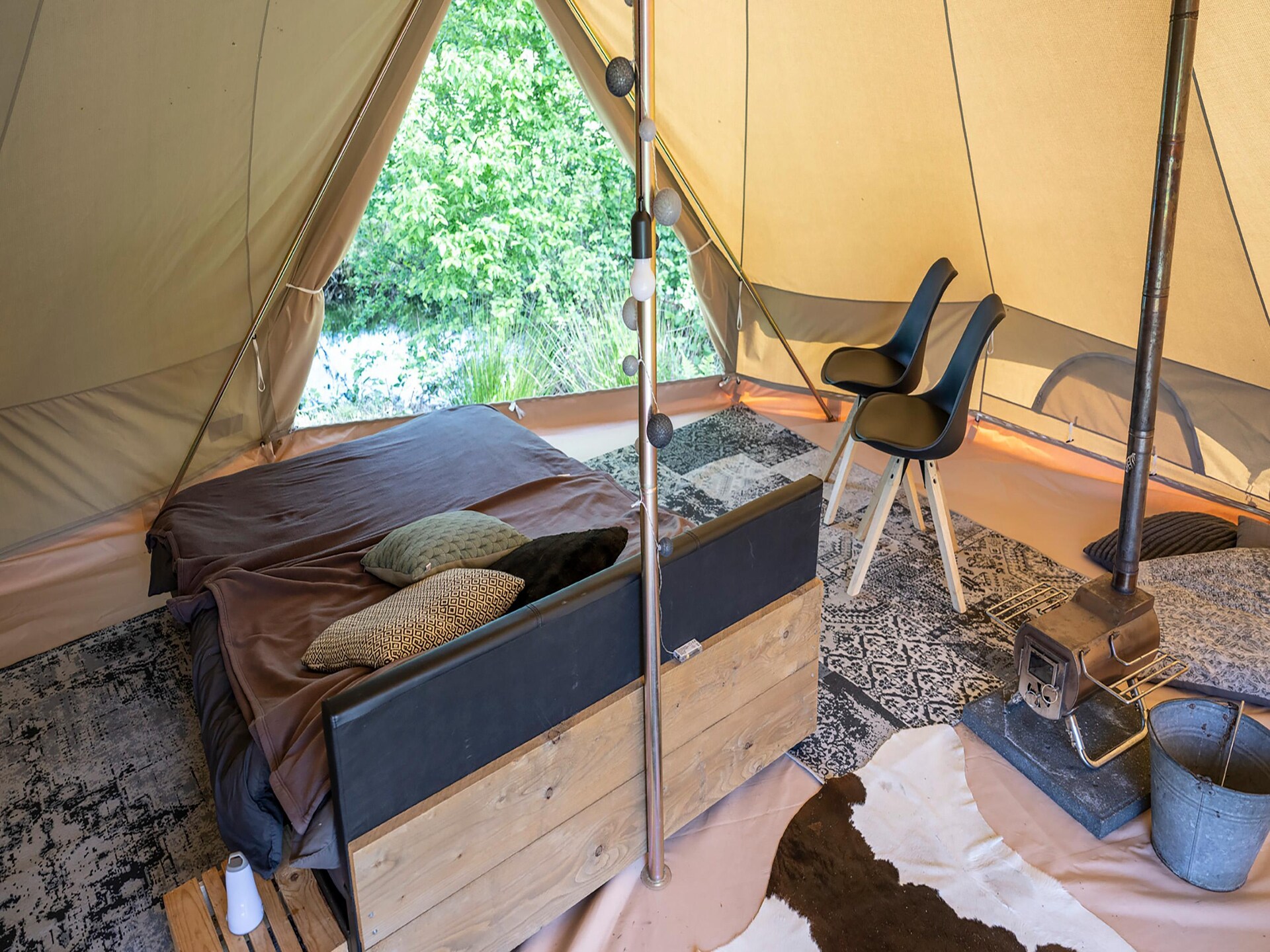 Glamping tent Smuk: luxe kamperen in de Friese natuur - foto 3