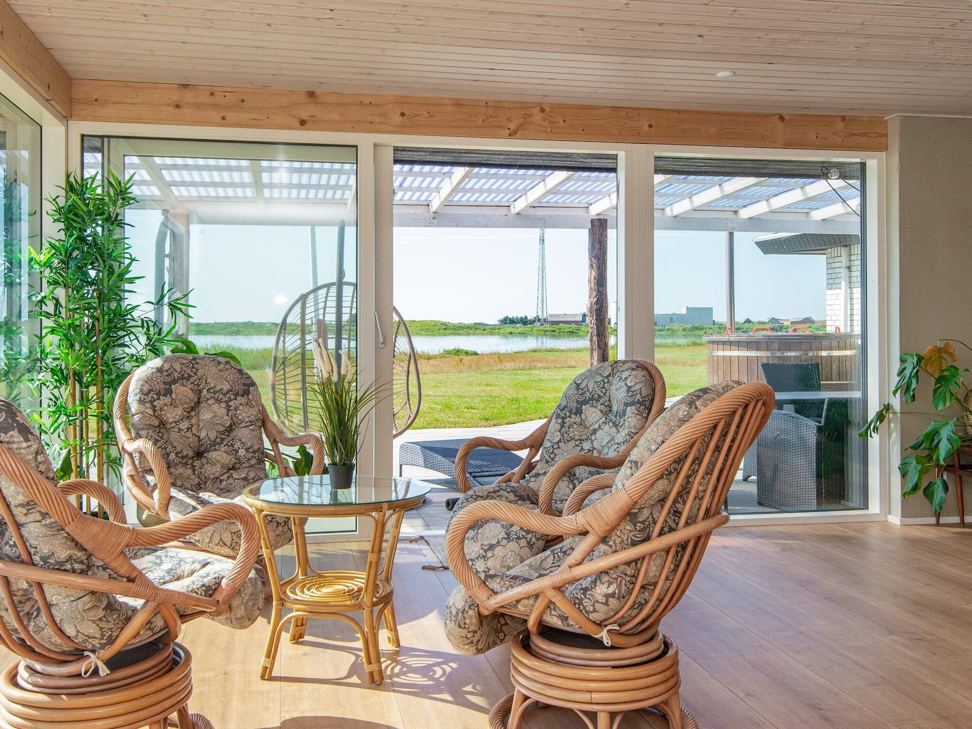 Aan zee: Ruim vakantiehuis in Ulfborg met whirlpool en fjordzicht - foto 28