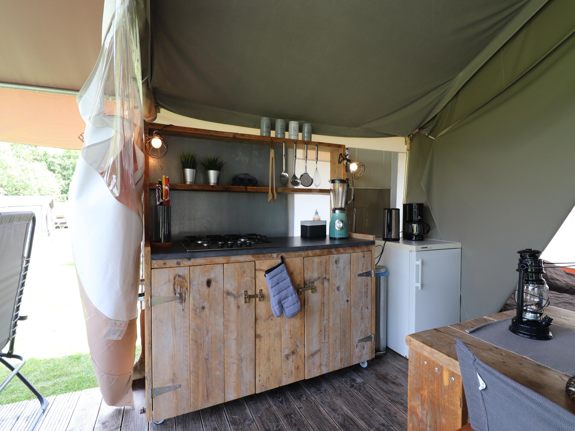 Safaritenten Noflik & Gaadlik: Luxe kamperen in het Friese landschap - foto 11