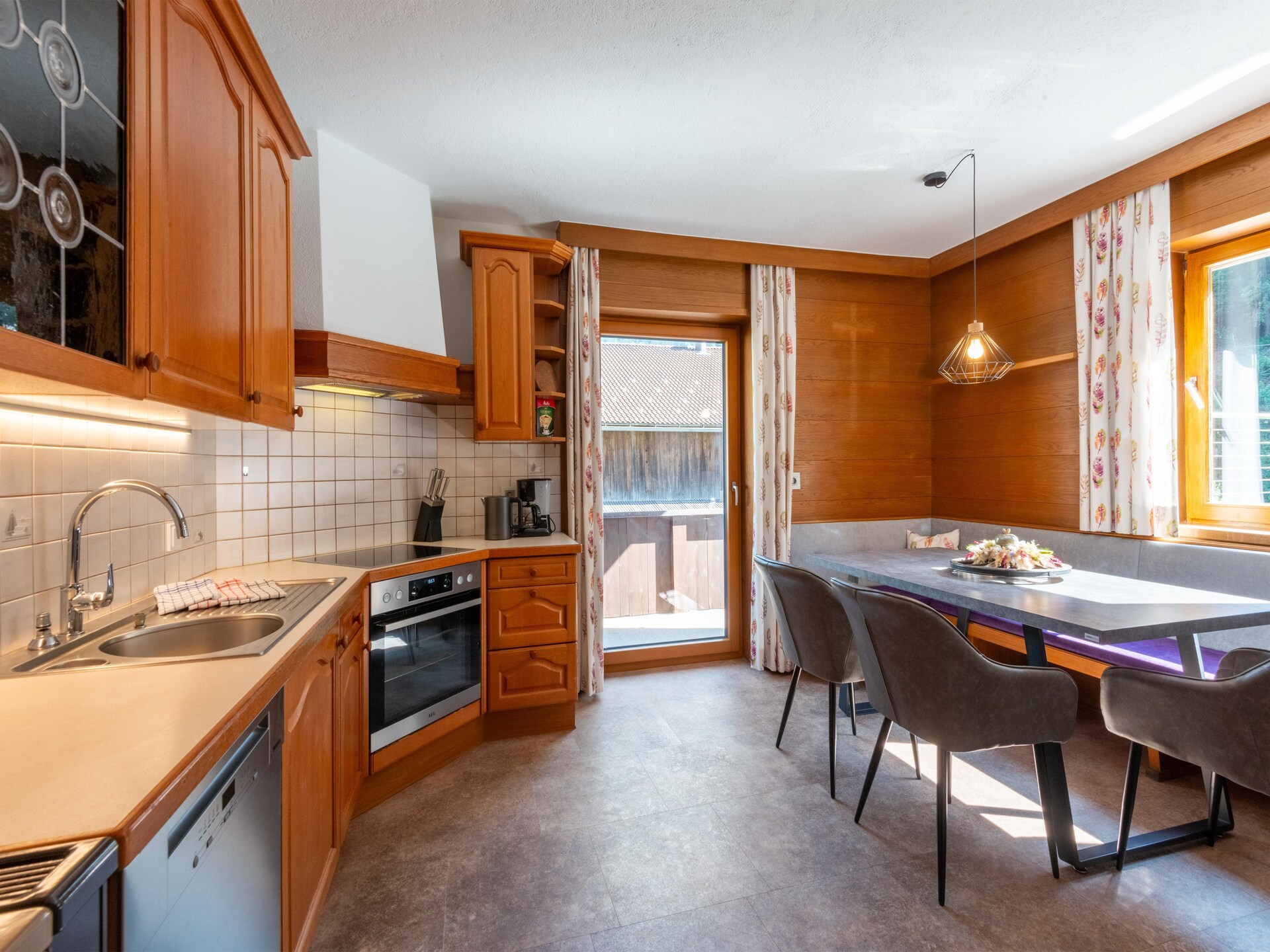 Ruim appartement in Fließ voor 8 personen met terras en bergzicht - foto 10