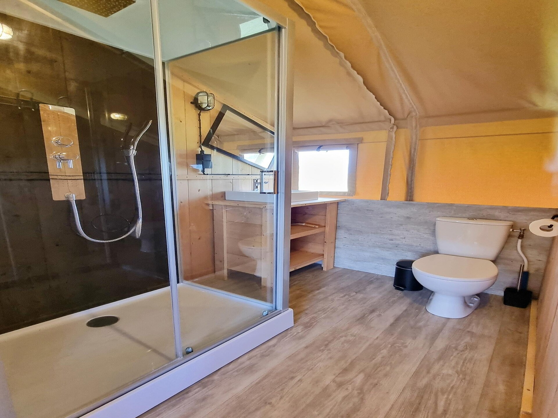 Luxe glamping tent met badkamer in hart van Friesland - foto 12