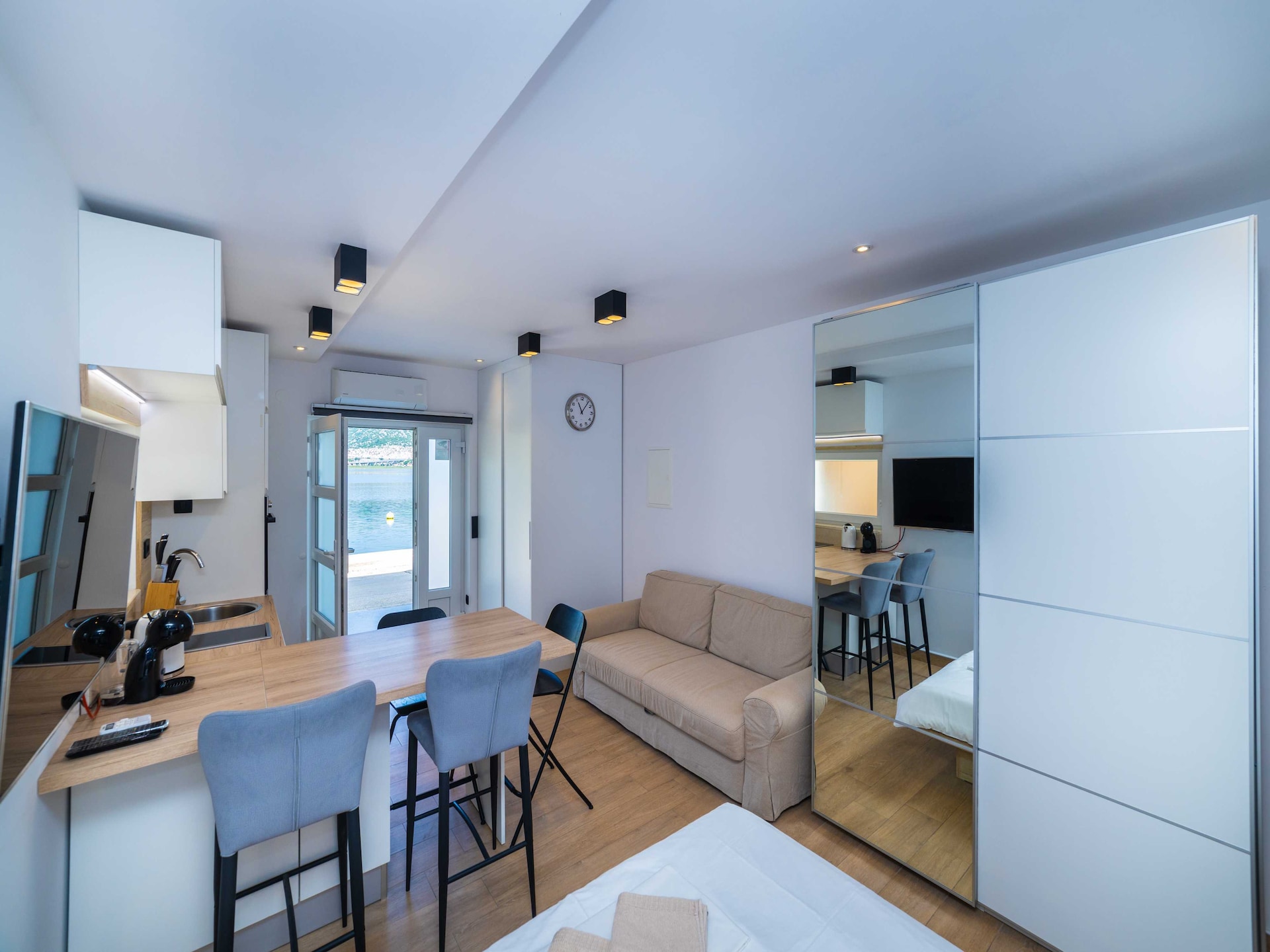 Studio appartement met zeezicht in Rogotin - foto 4