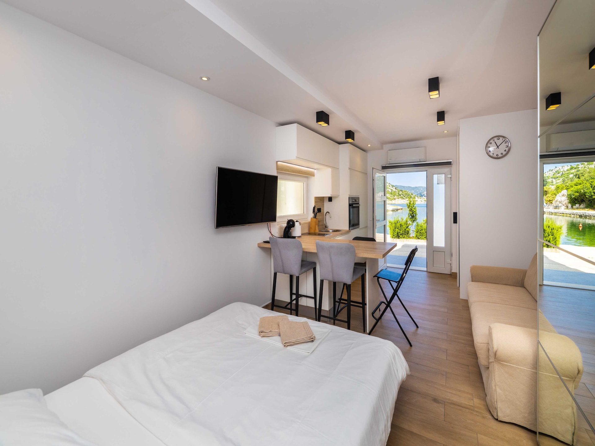 Studio appartement met zeezicht in Rogotin - foto 26