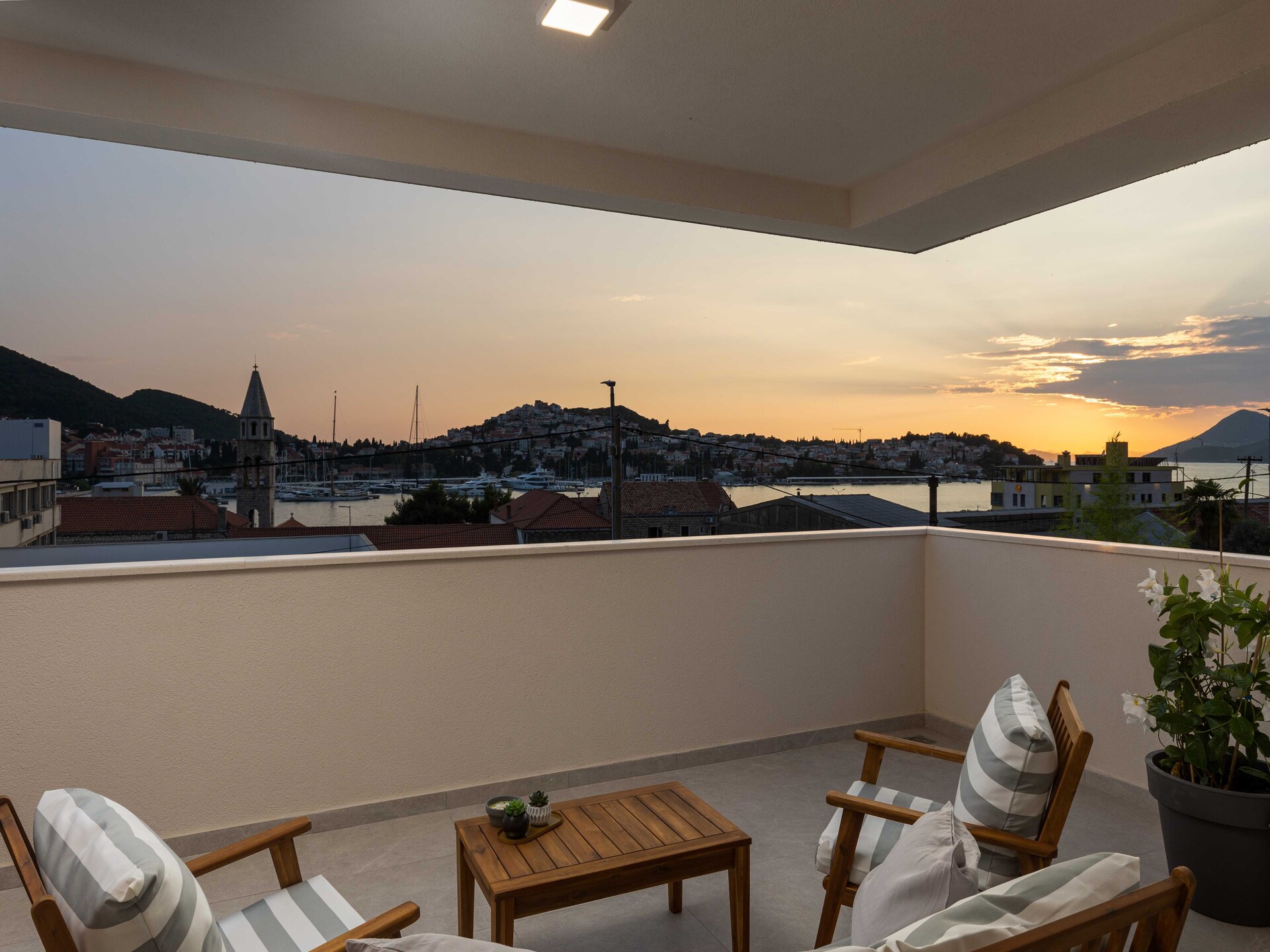 Ruim appartement met balkon en zeezicht nabij de haven van Dubrovnik - foto 25