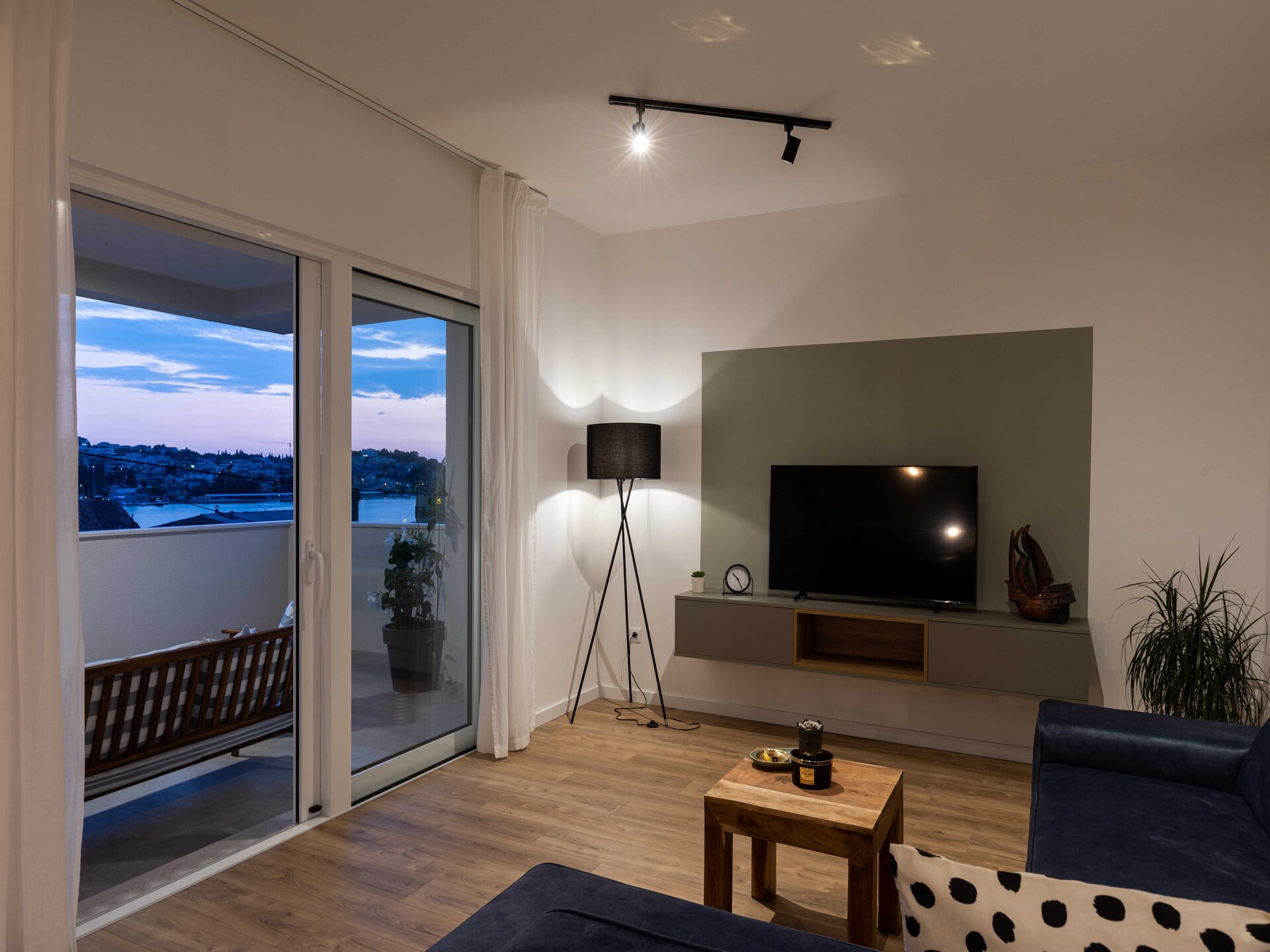 Ruim appartement met balkon en zeezicht nabij de haven van Dubrovnik - foto 4