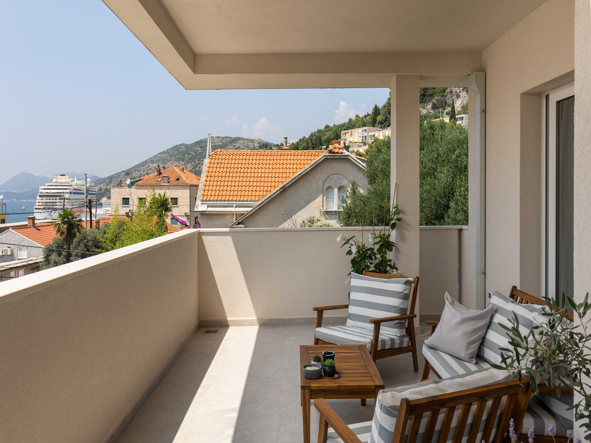 Ruim appartement met balkon en zeezicht nabij de haven van Dubrovnik - foto 32