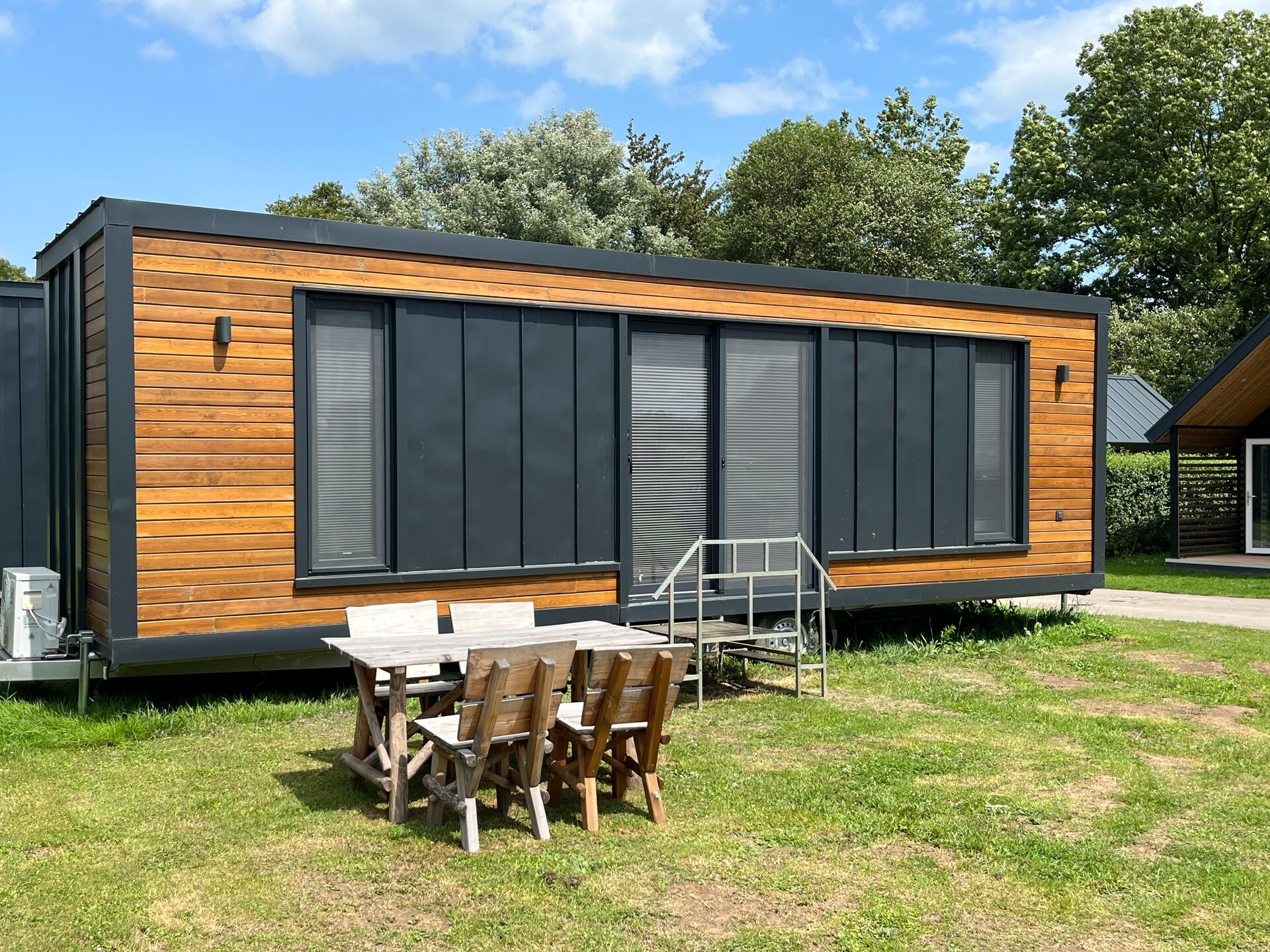Knus Tiny House op Recreatiepark Rhederlaagse Meren voor 2 personen - foto 4
