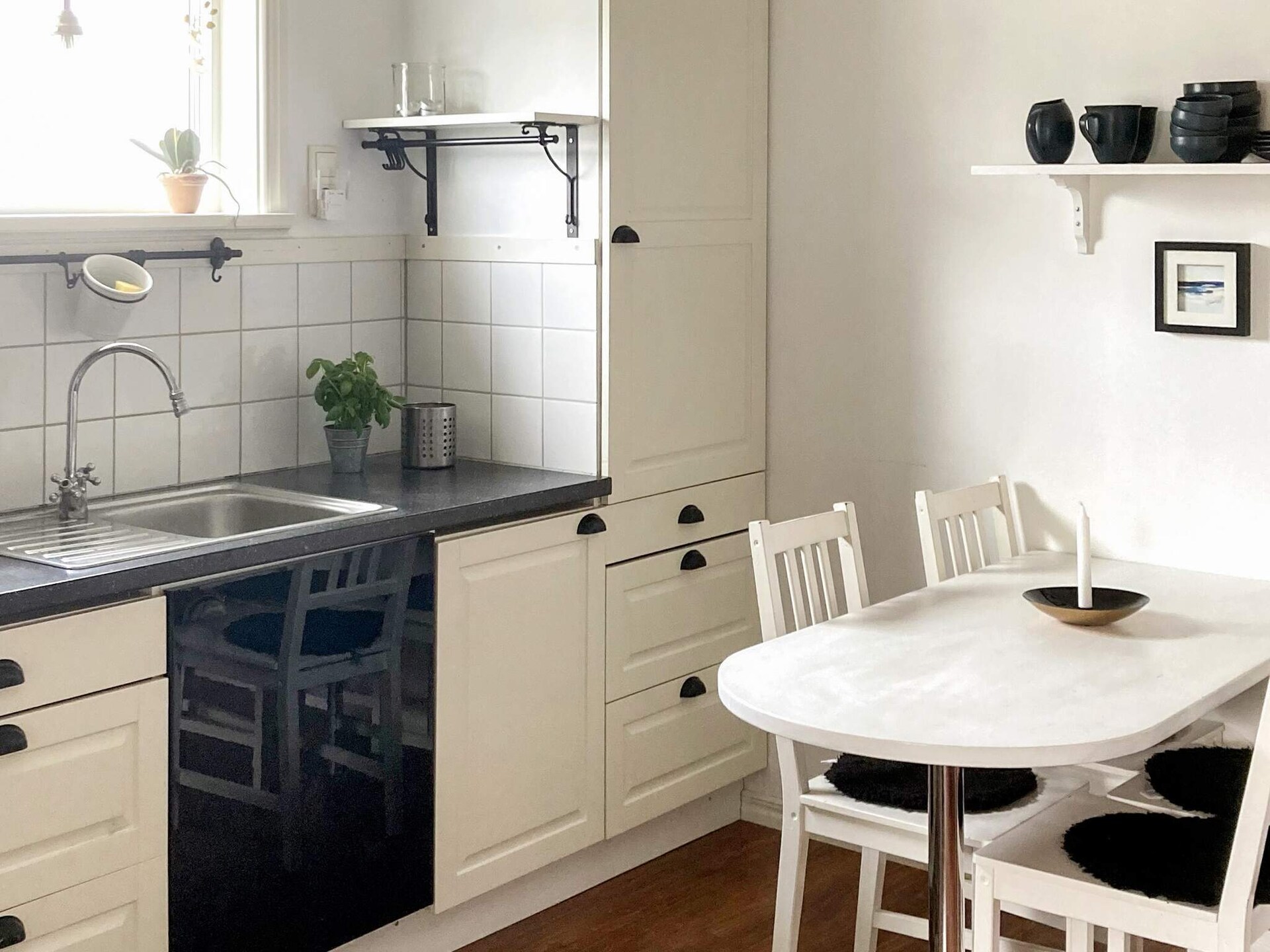 Knus wit vakantiehuisje op Tjörn, vlakbij zee en golfbaan - foto 14