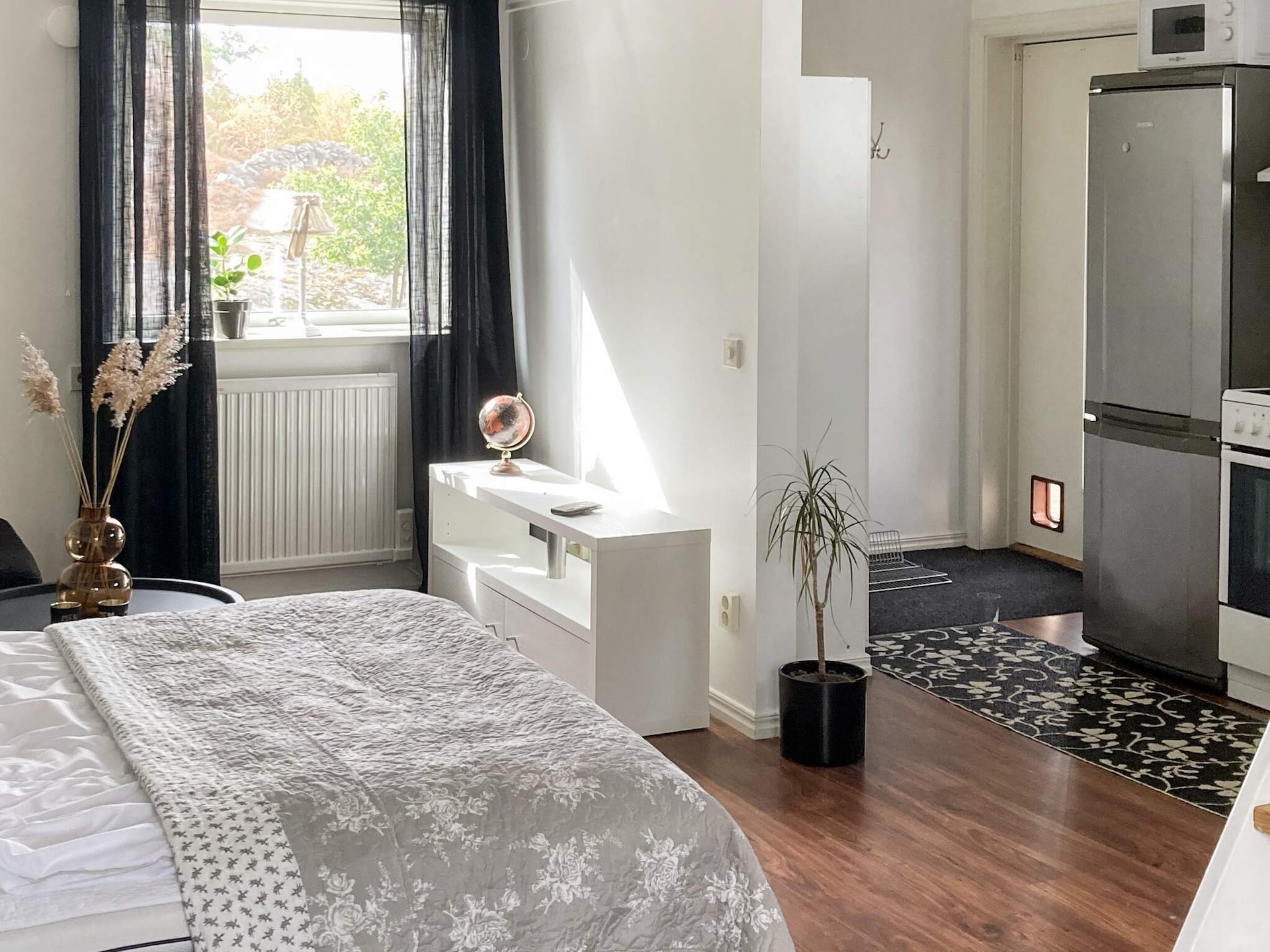Knus wit vakantiehuisje op Tjörn, vlakbij zee en golfbaan - foto 16