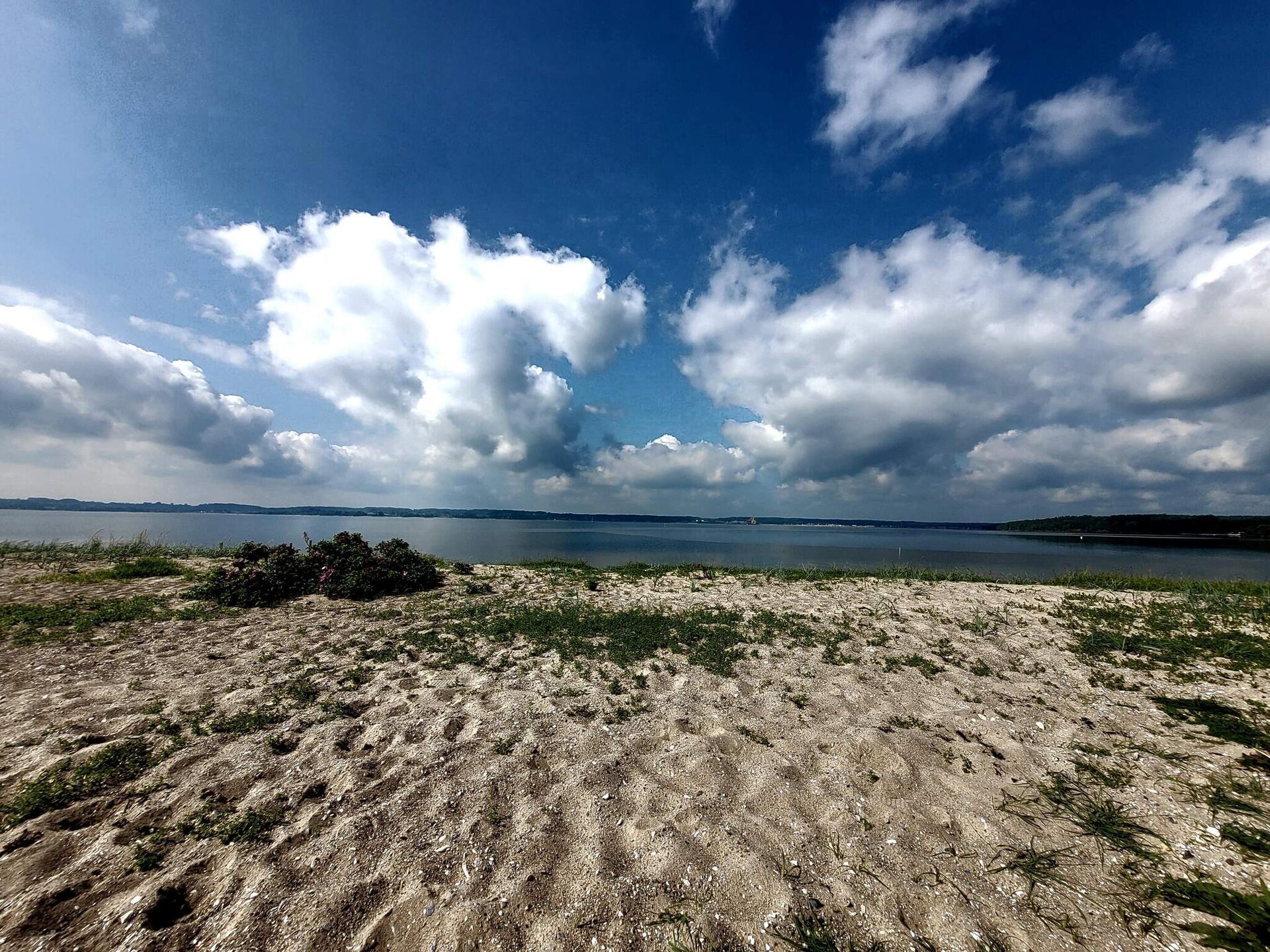 Gerenoveerd vakantiehuis met zeezicht en omheinde tuin bij Aabenraa - foto 15