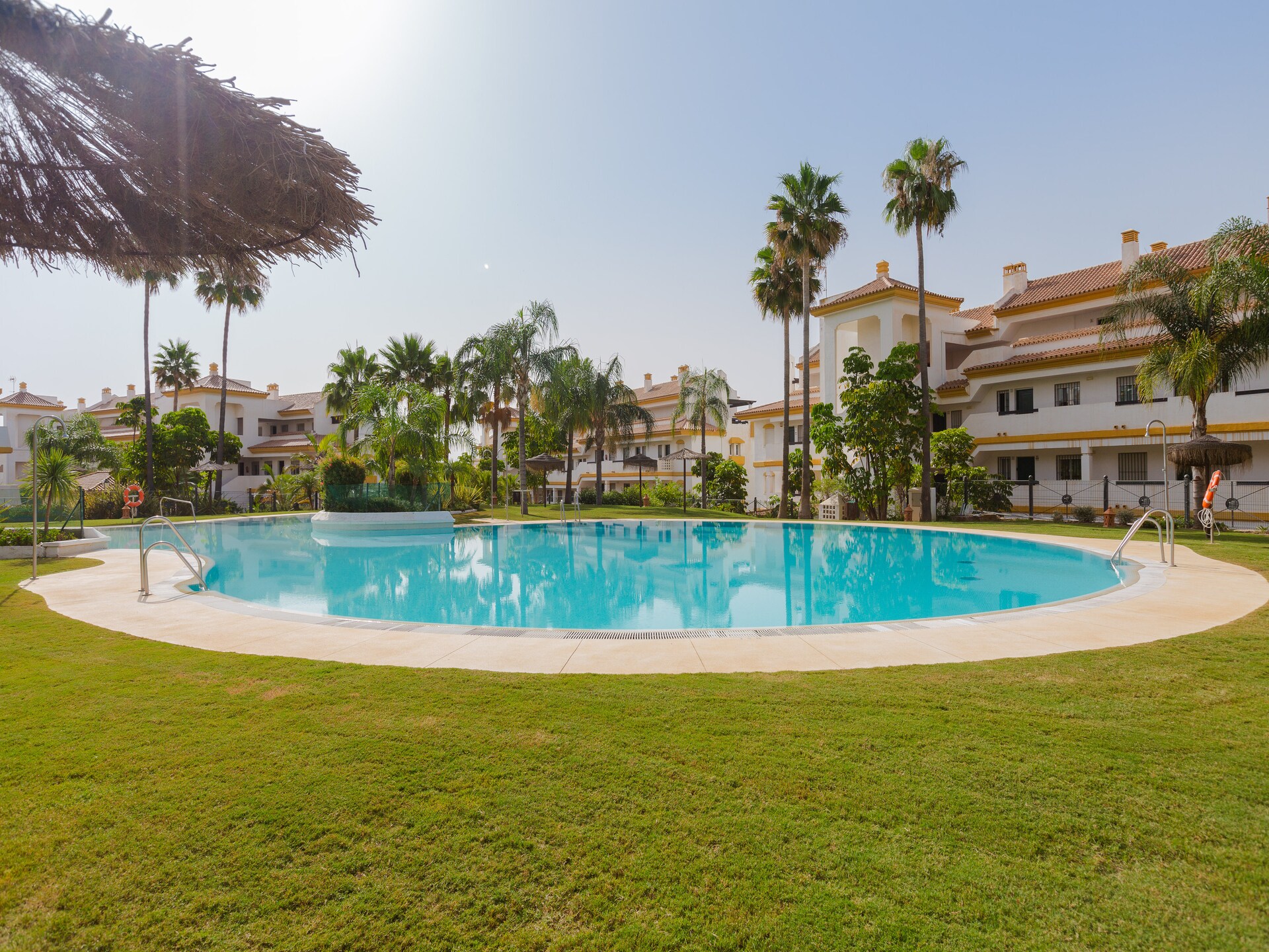 Modern appartement aan golfbaan nabij Málaga met zwembad en padel - foto 6